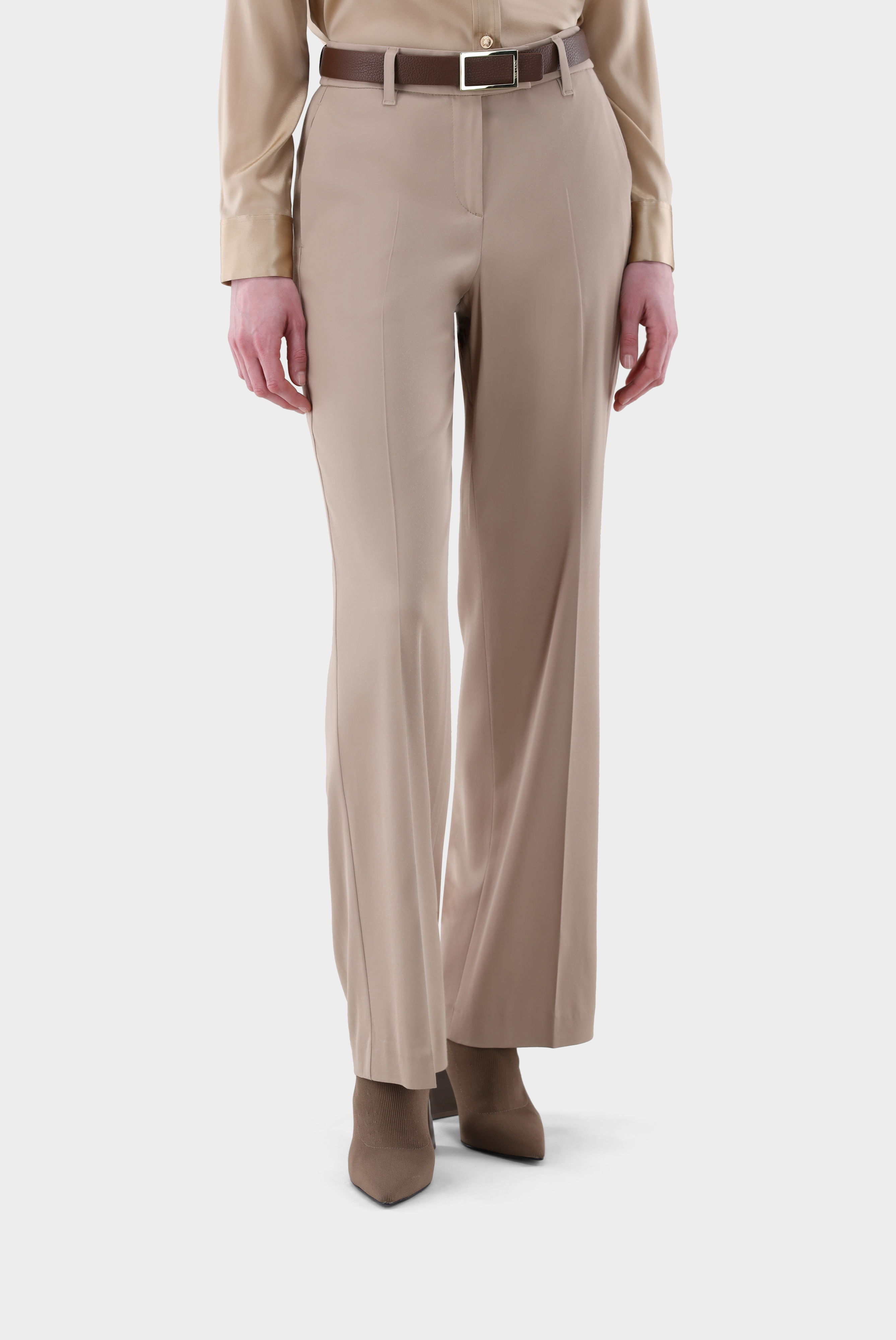 Hose mit weitem Bein und mittelhohem Bund