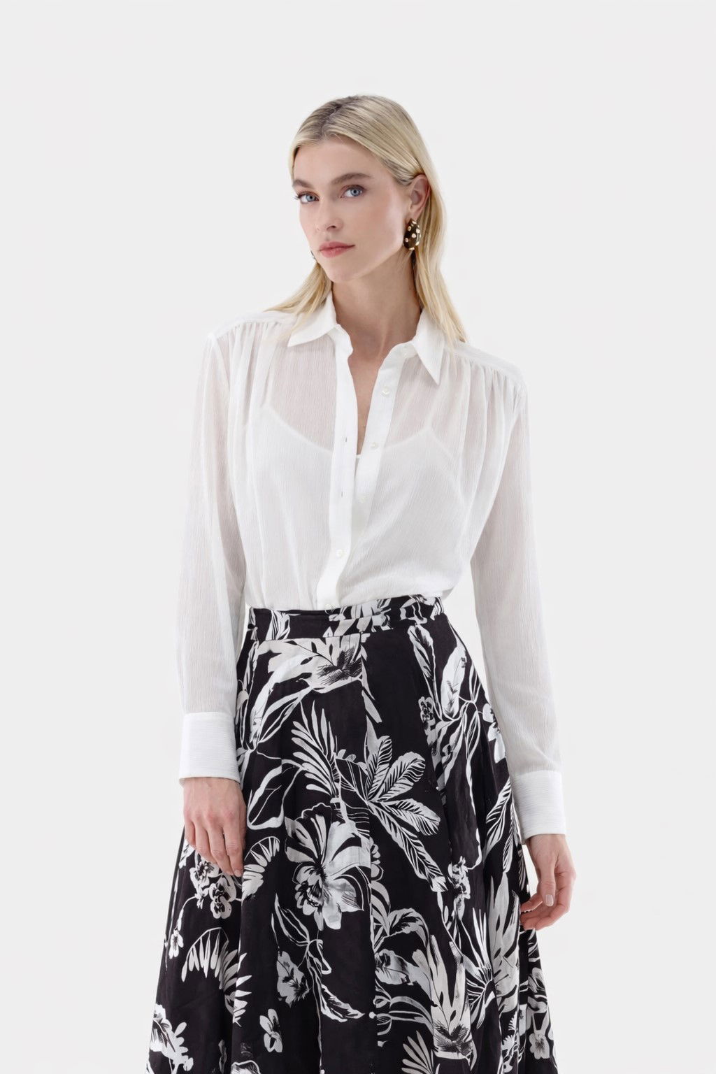 Lockere Hemdbluse mit Crinkle-Effekt