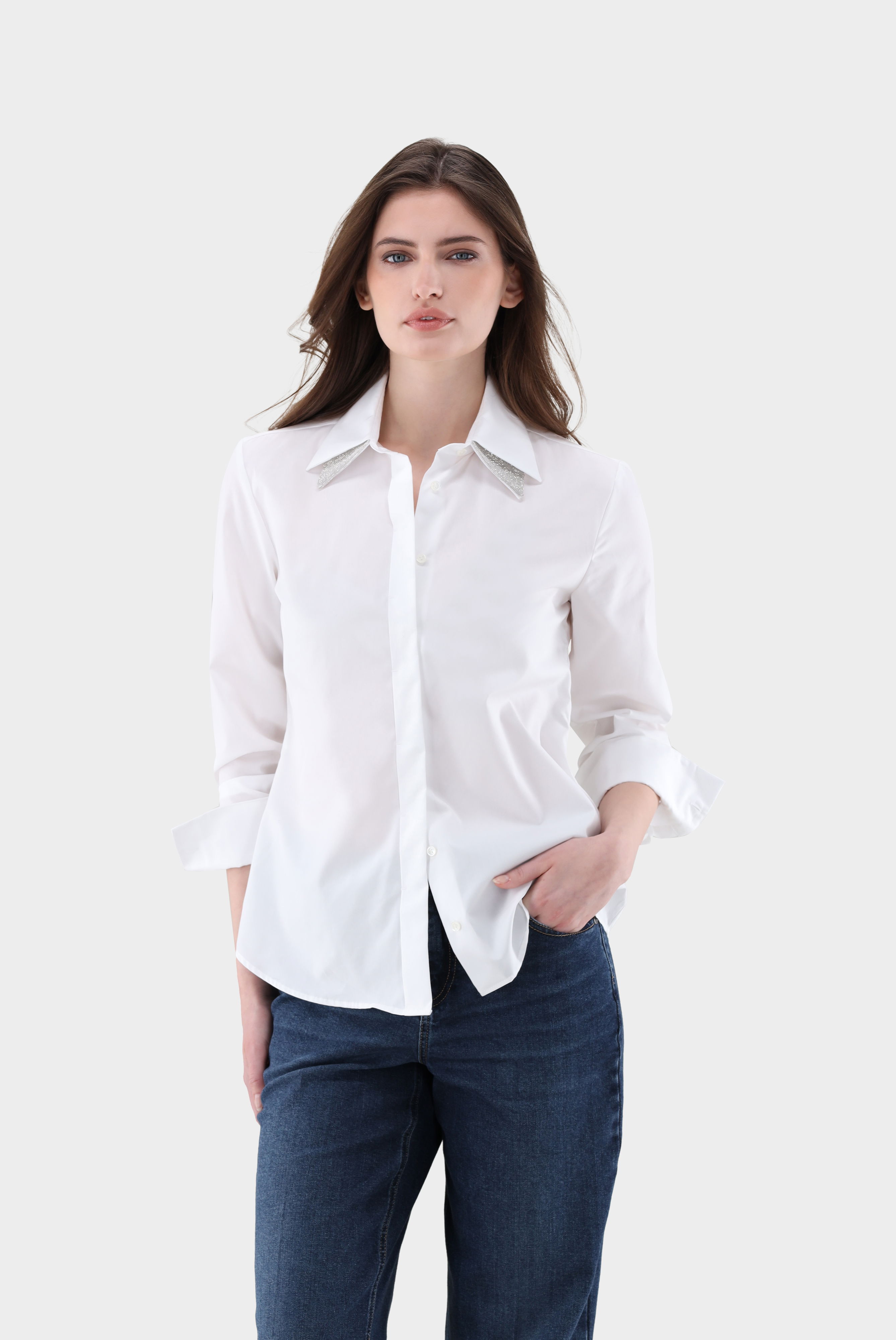 Bluse mit doppeltem Kragen und glänzenden Details