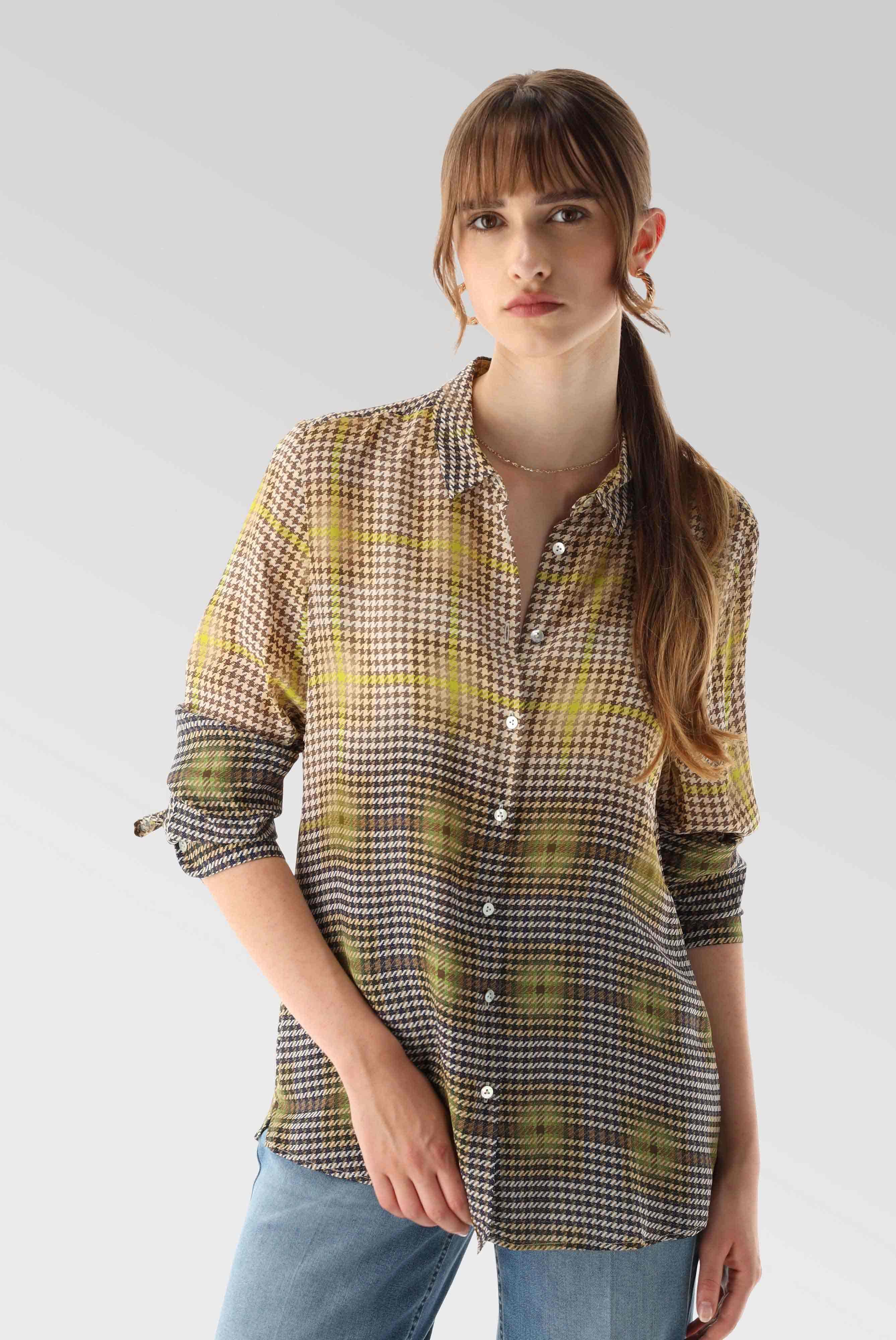 Fitted Shirt Blouse made of Viscose