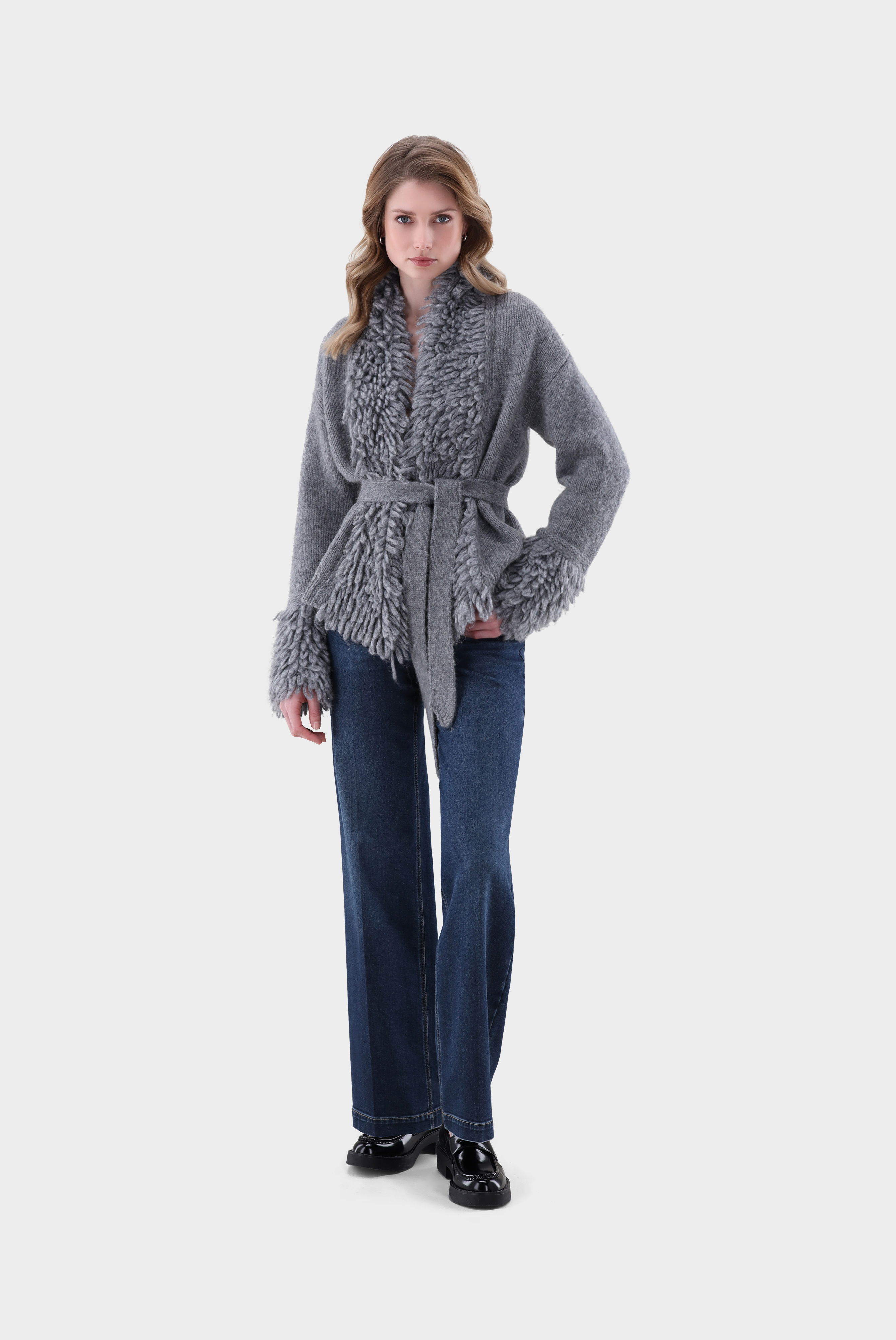 Strickjacke mit Fransen und Bindegürtel günstig online kaufen