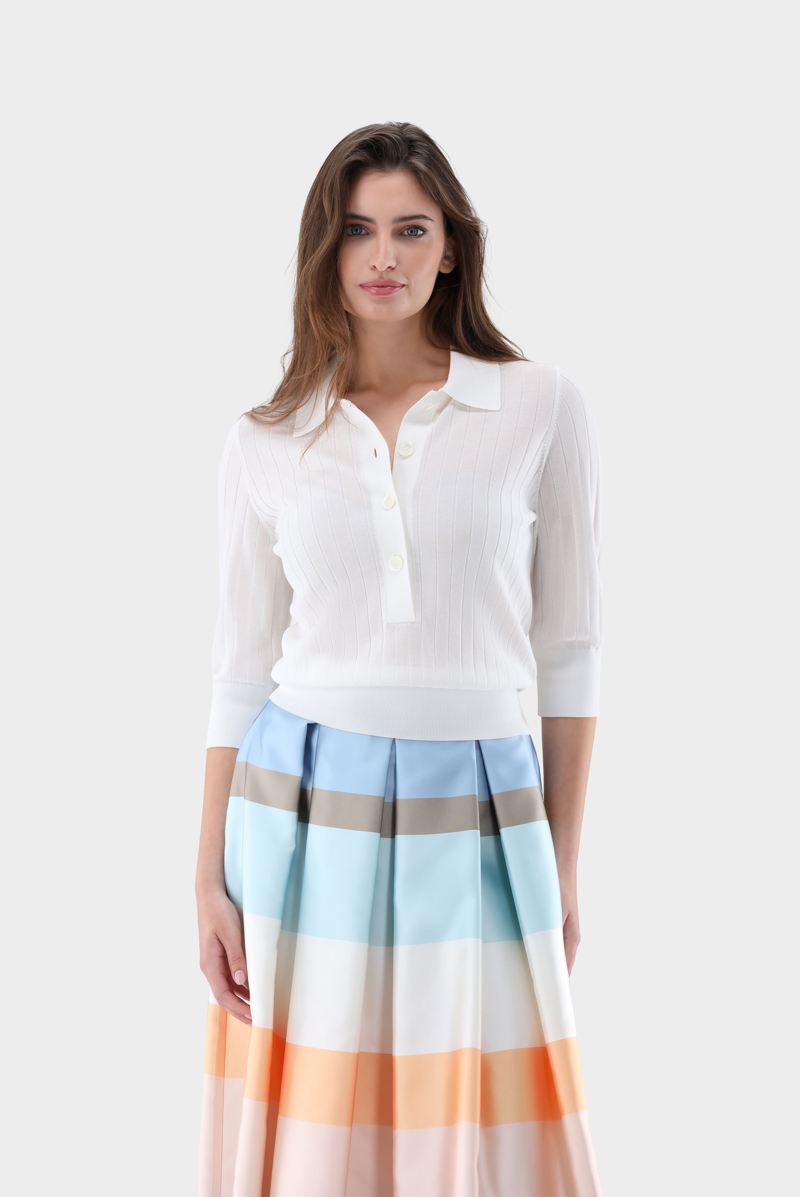 Polo shirt knitted with cotton and viscose