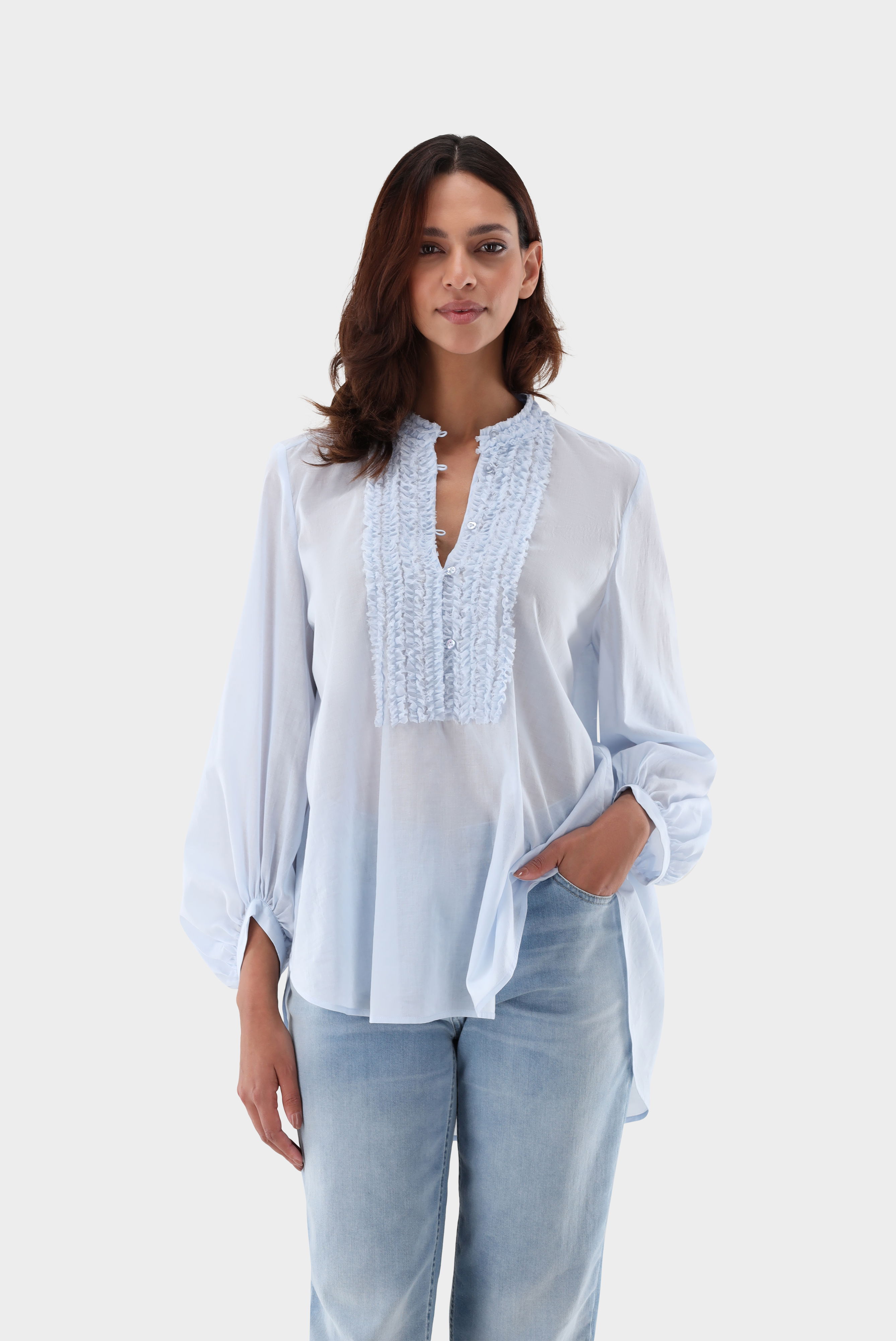 Schlupfbluse mit Ballonärmeln und Rüschenkragen