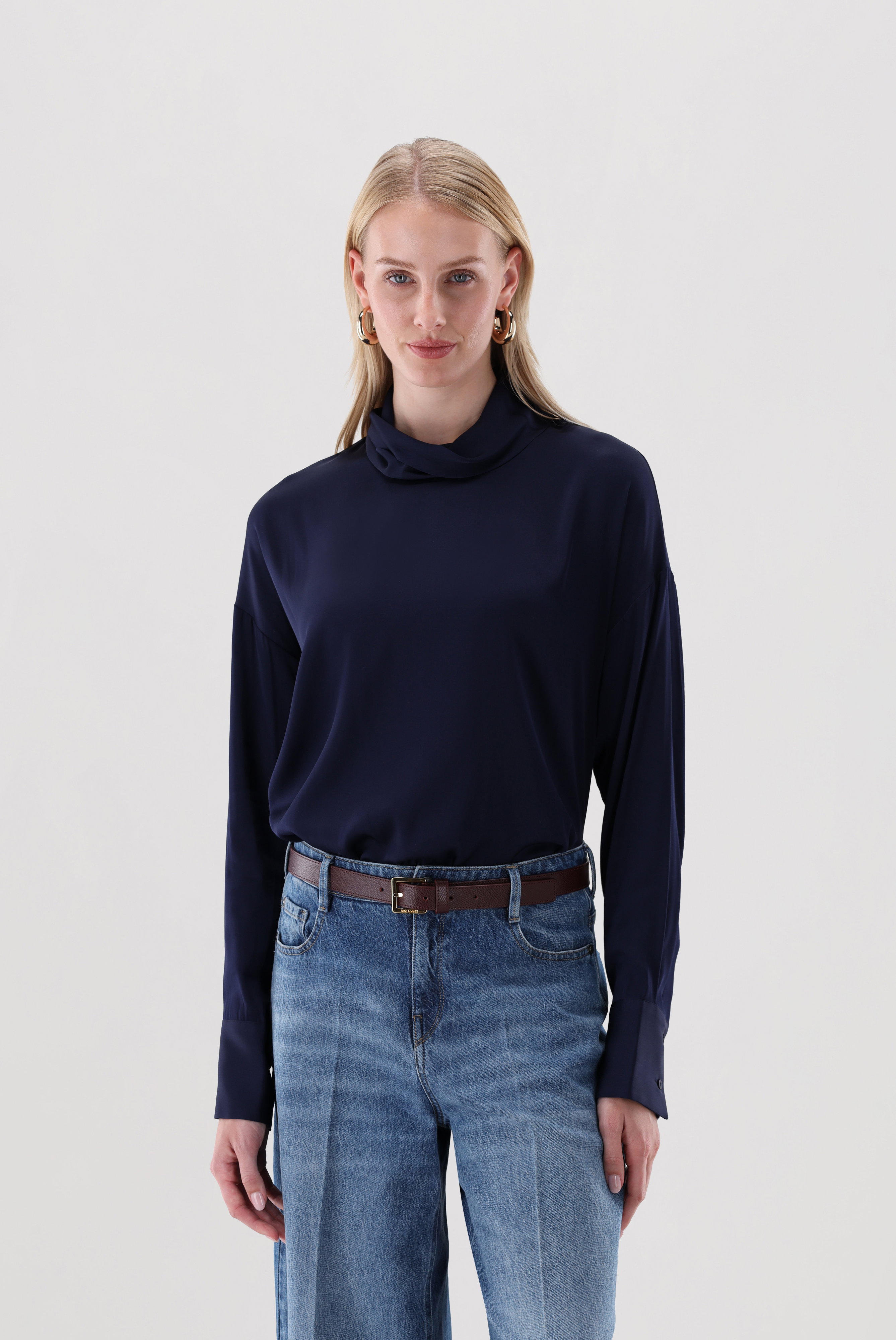 Seidenbluse mit Rollkragen