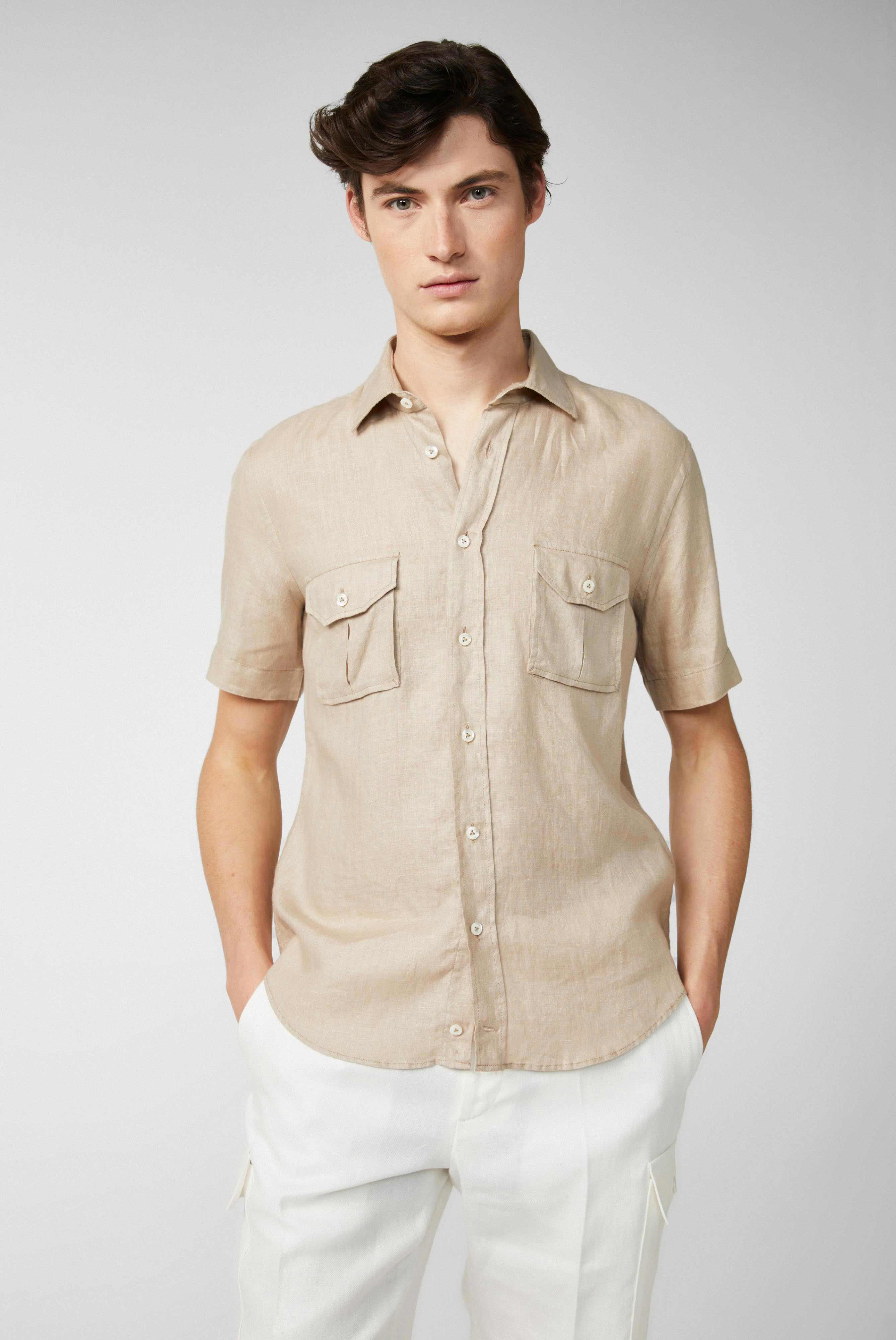 Super soft short-sleeved linen shirt in a boxy fit