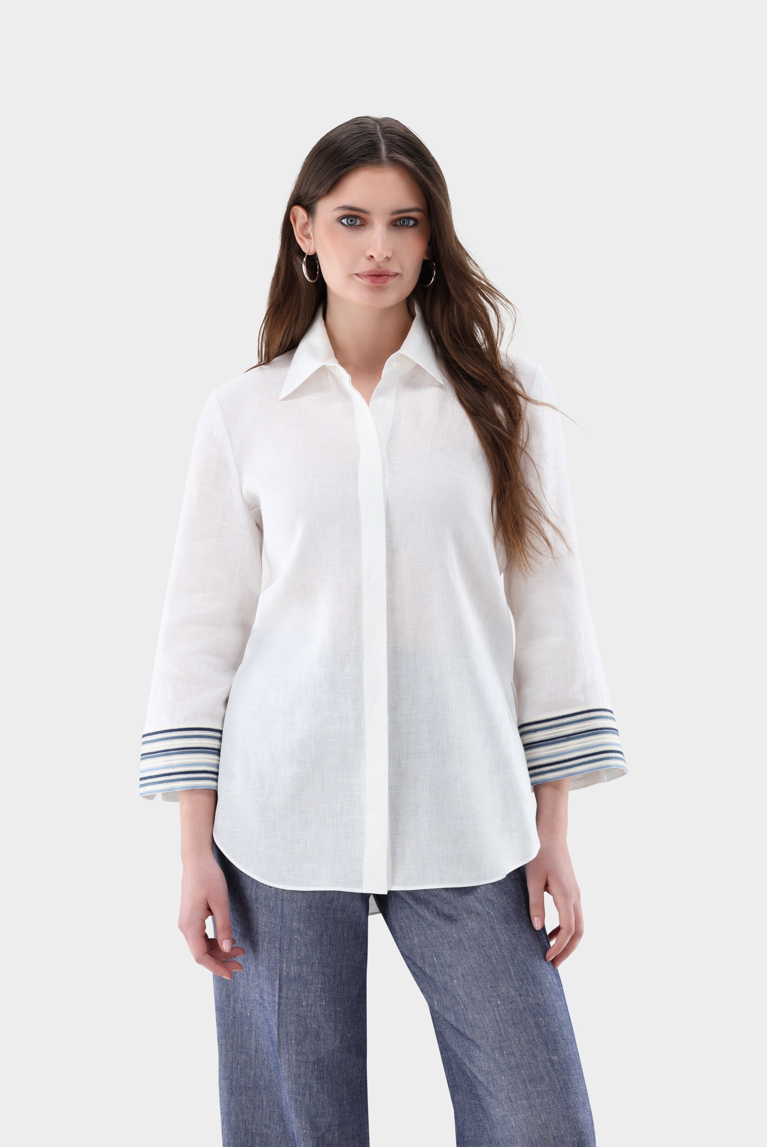 Regular Fit Leinenbluse mit bestickten Manschetten