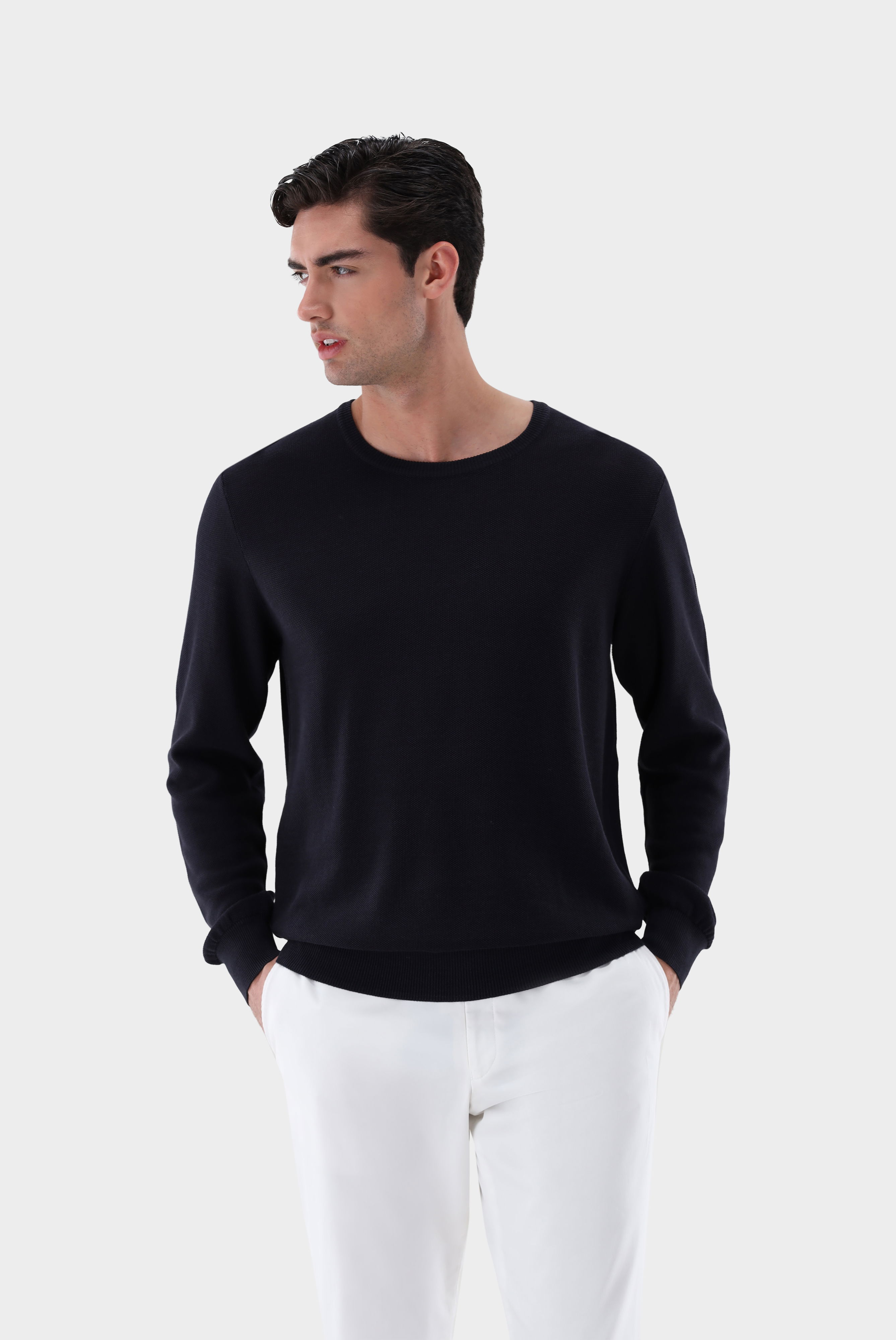 Rundhalspullover mit Reiskorn Optik