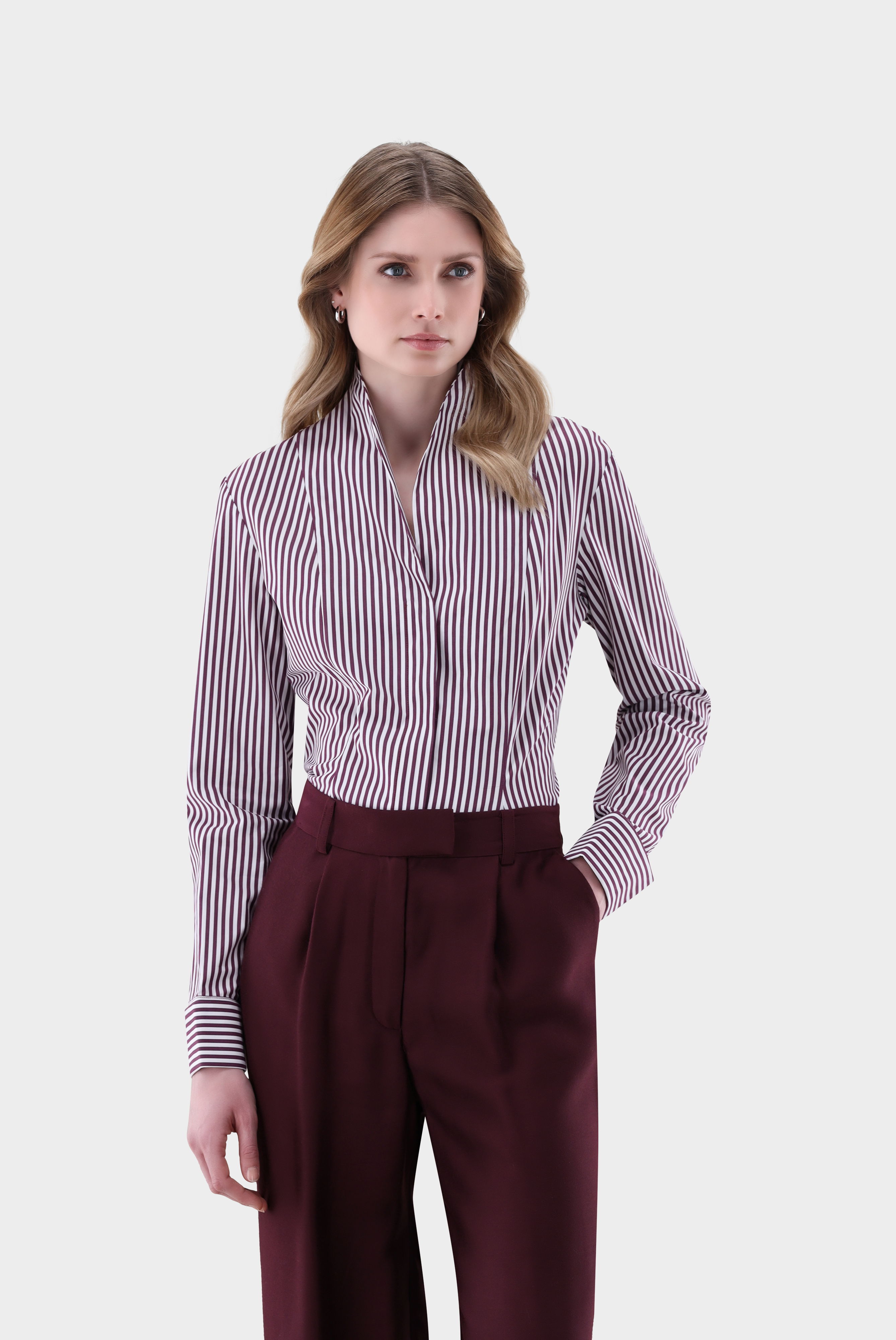 Kelchkragenbluse aus popeline gestreift