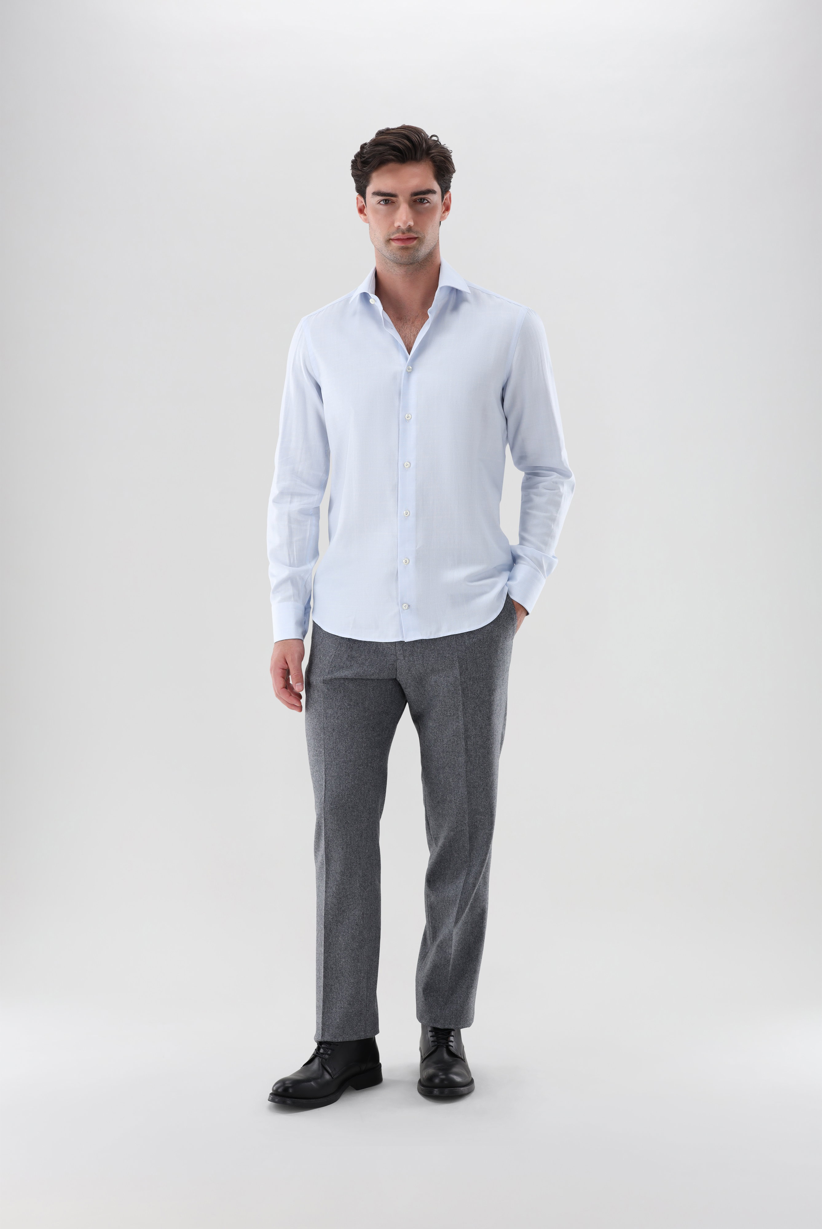 Business shirt with glencheck and shark collar