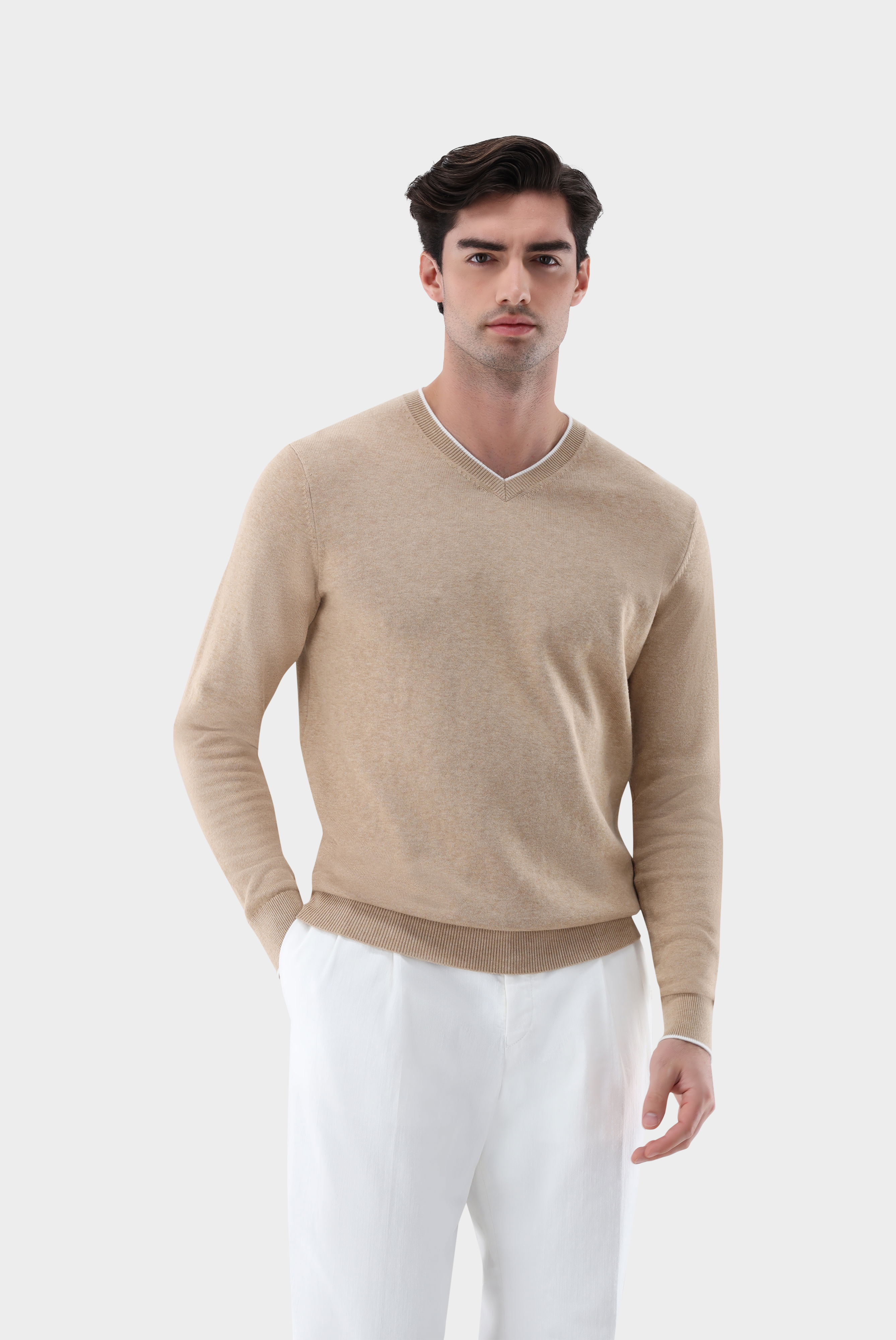 Pullover mit V-Ausschnitt mit Kaschmir und Baumwolle