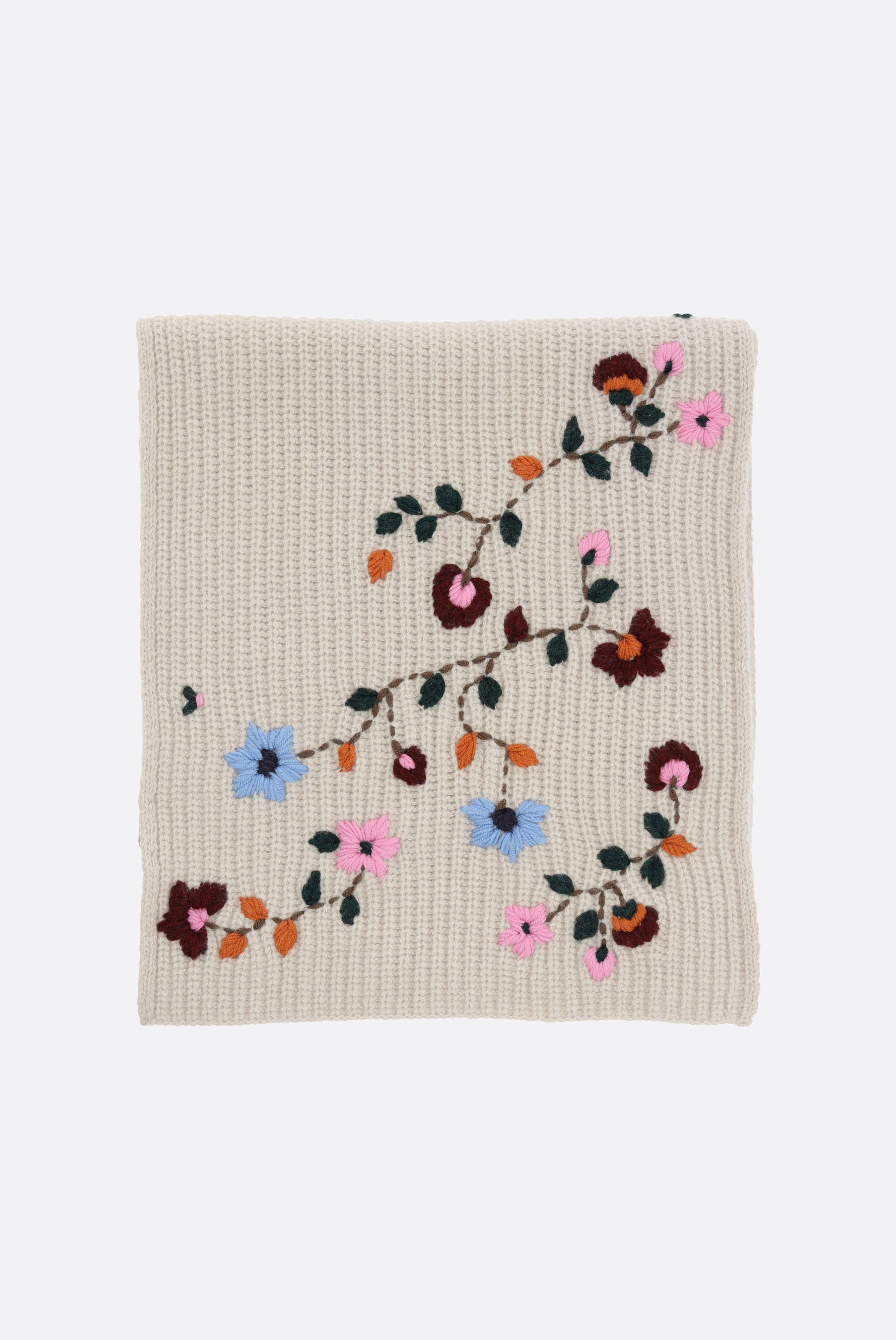 Schal mit handbestickte Blüten