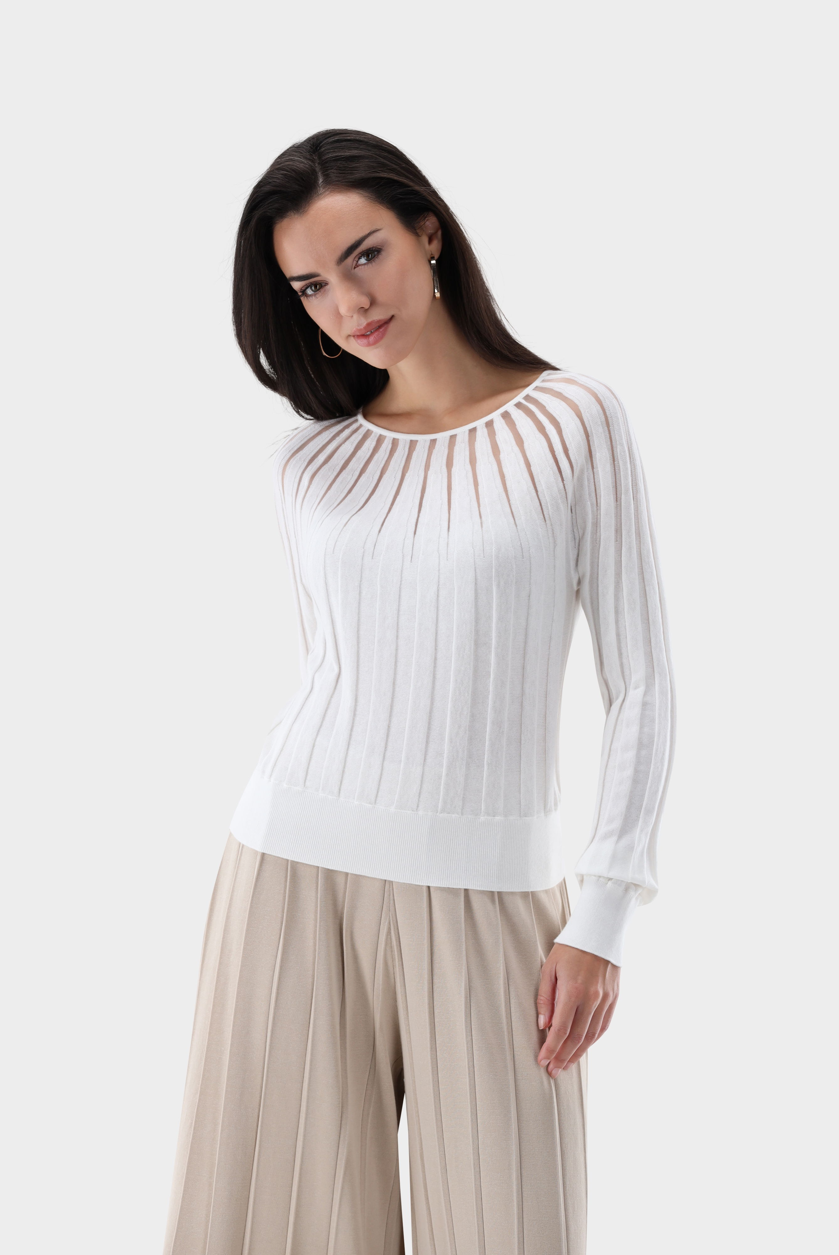 Rundhalspullover mit transparenten Details