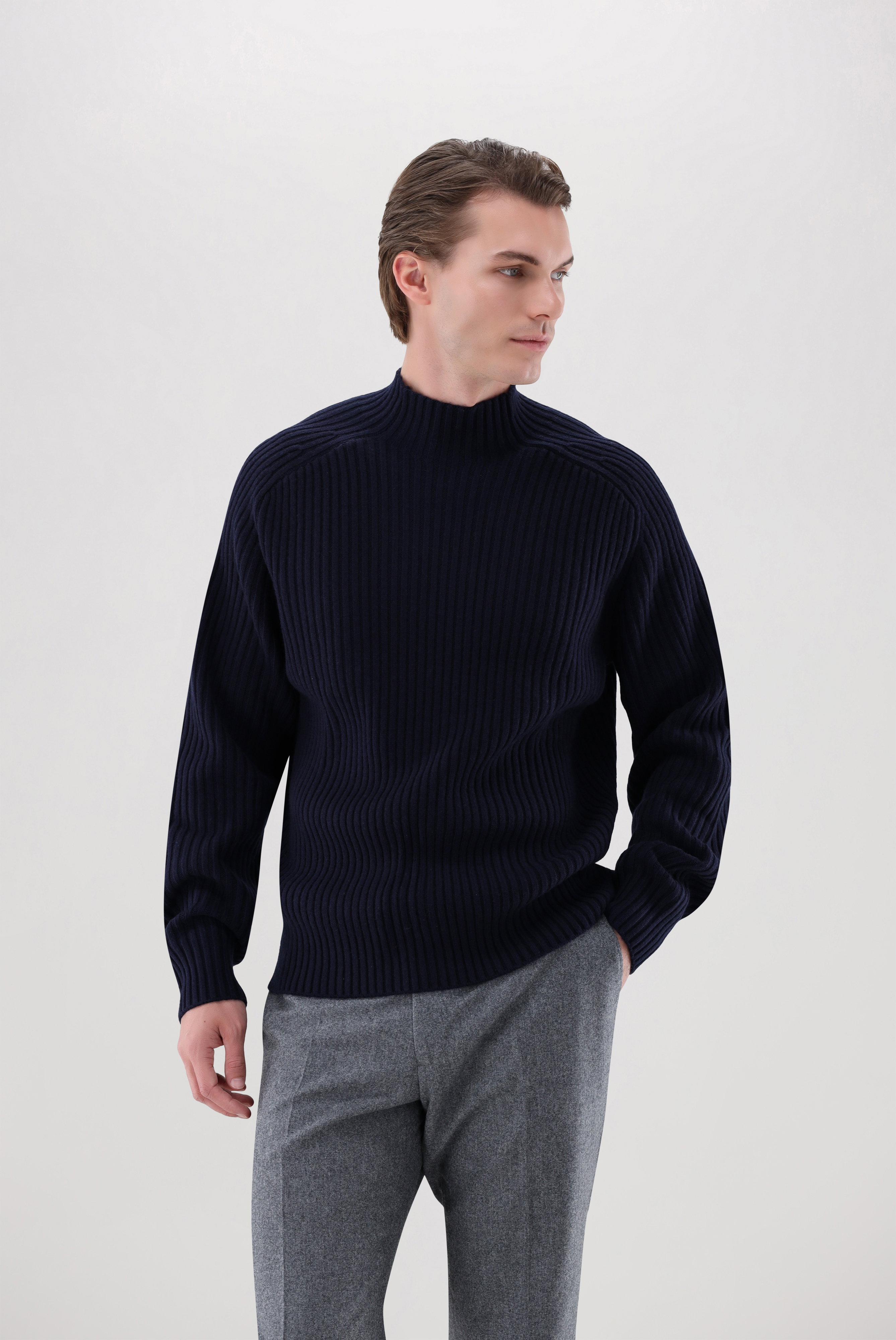 Mock-neck sweater ribbed with wool and cashmere