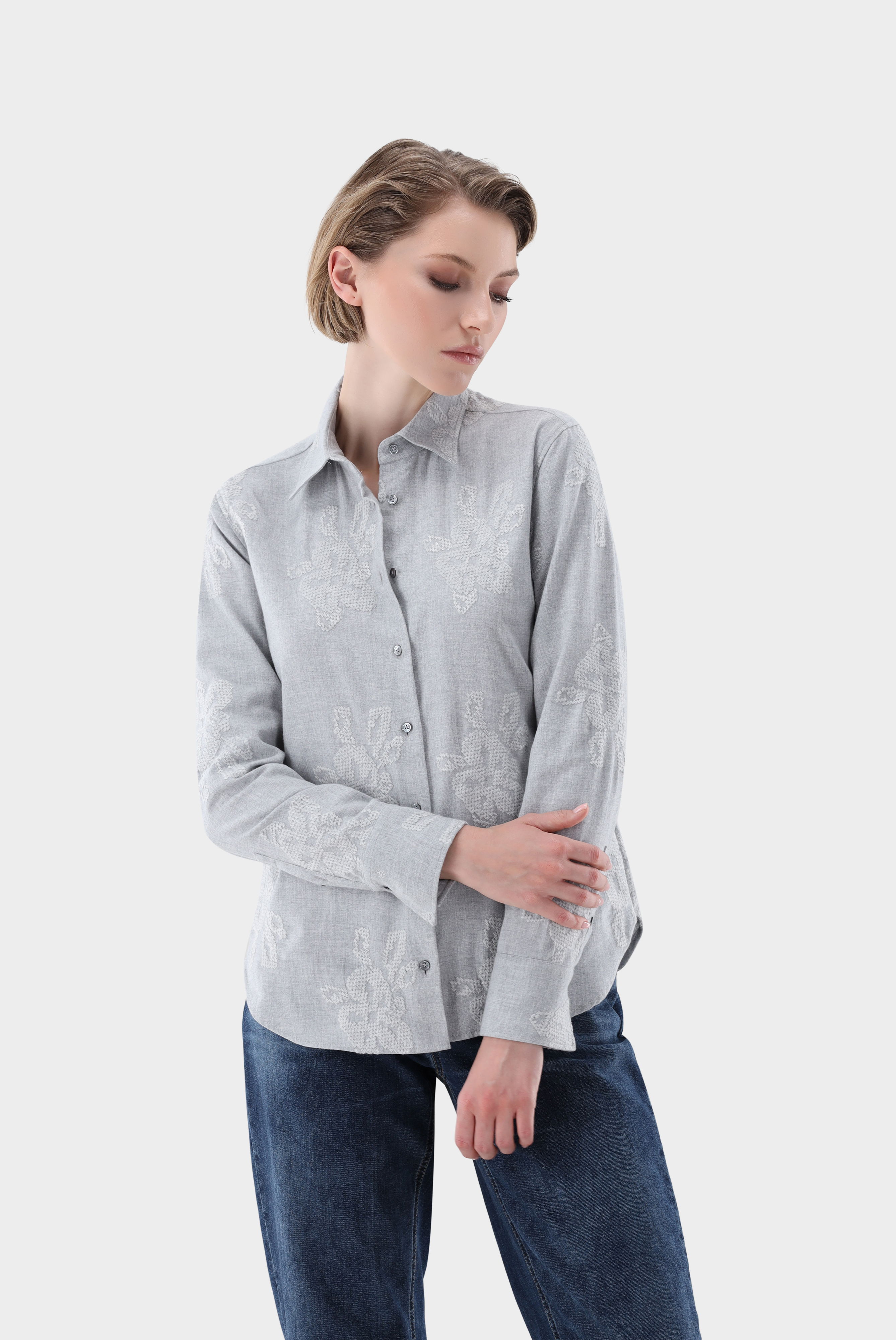 Flanellbluse mit Stickereien
