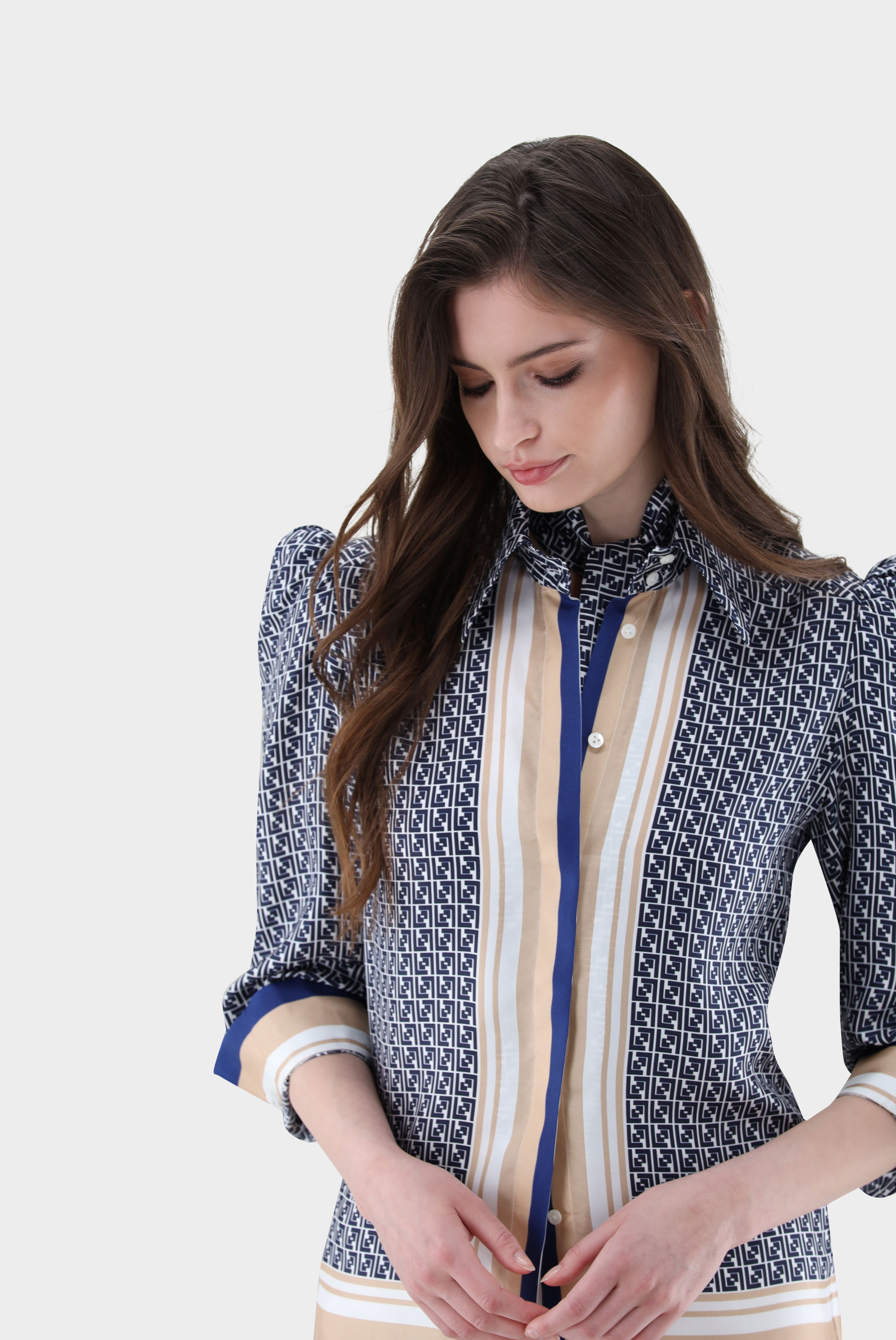 Hemdbluse aus Seide mit Druck und Schluppe