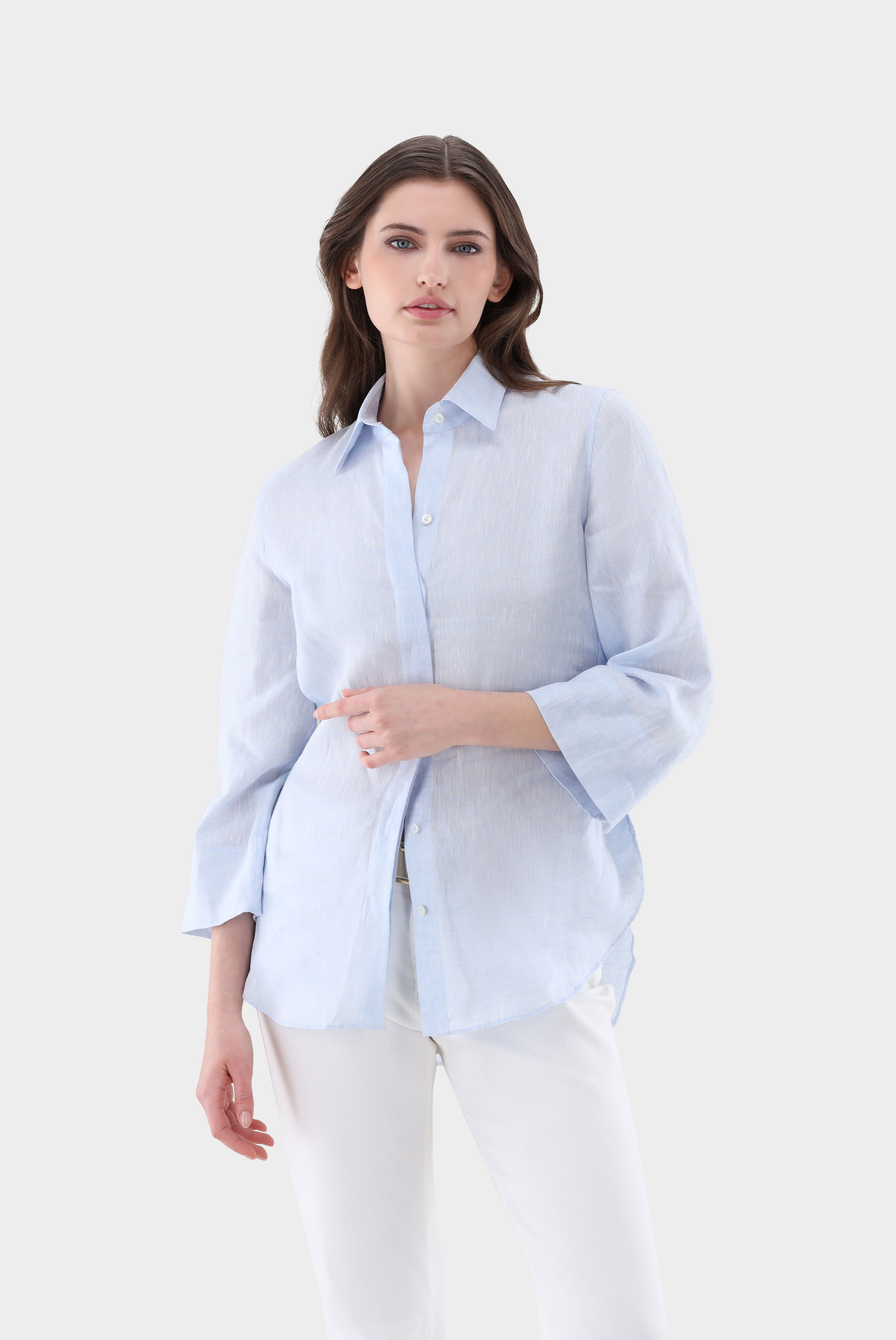 Hemdbluse aus Leinen mit Seitenschlitzen