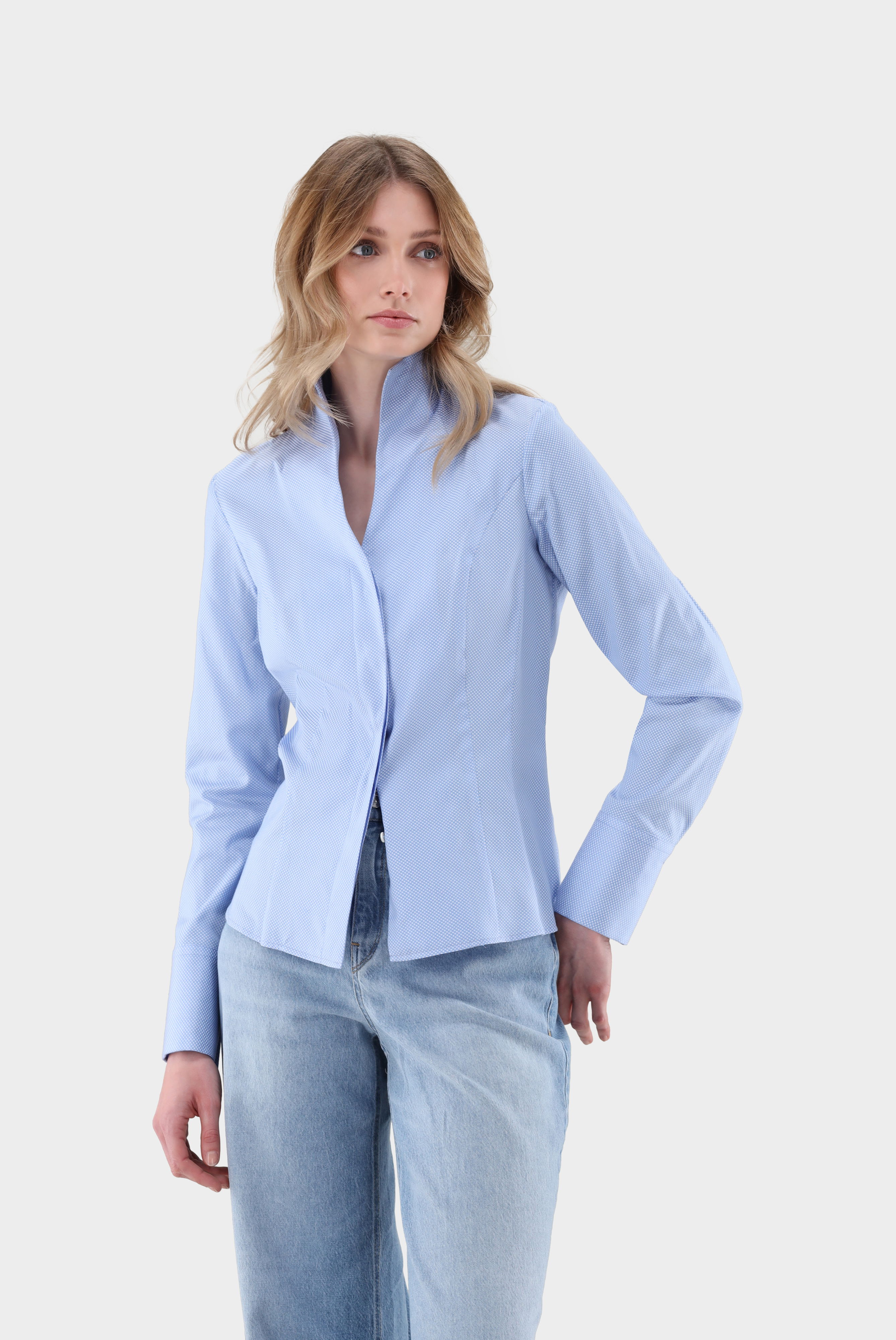 Kelchkragenbluse aus Popeline
