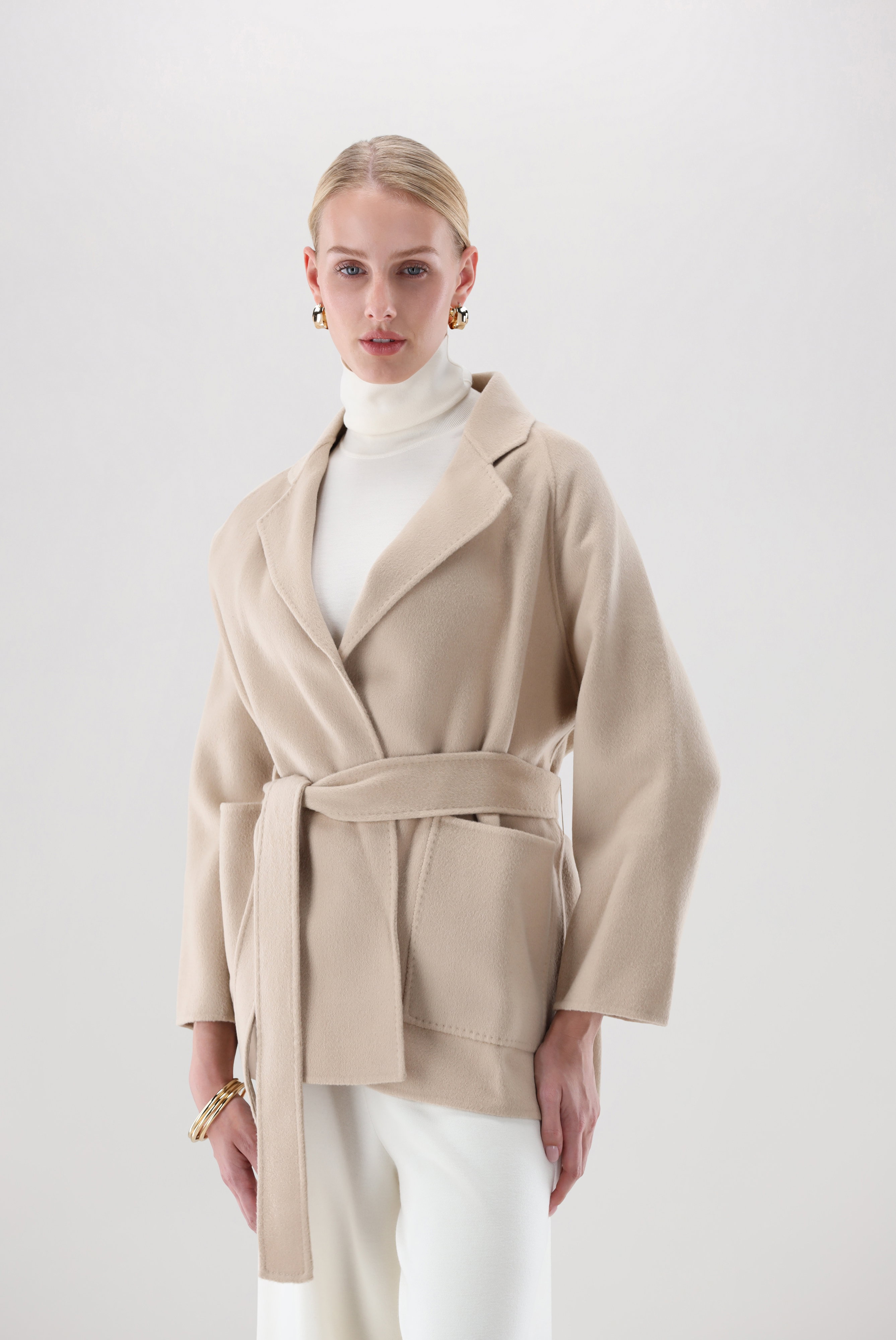 Short coat wrap-effect design and cashmere blend