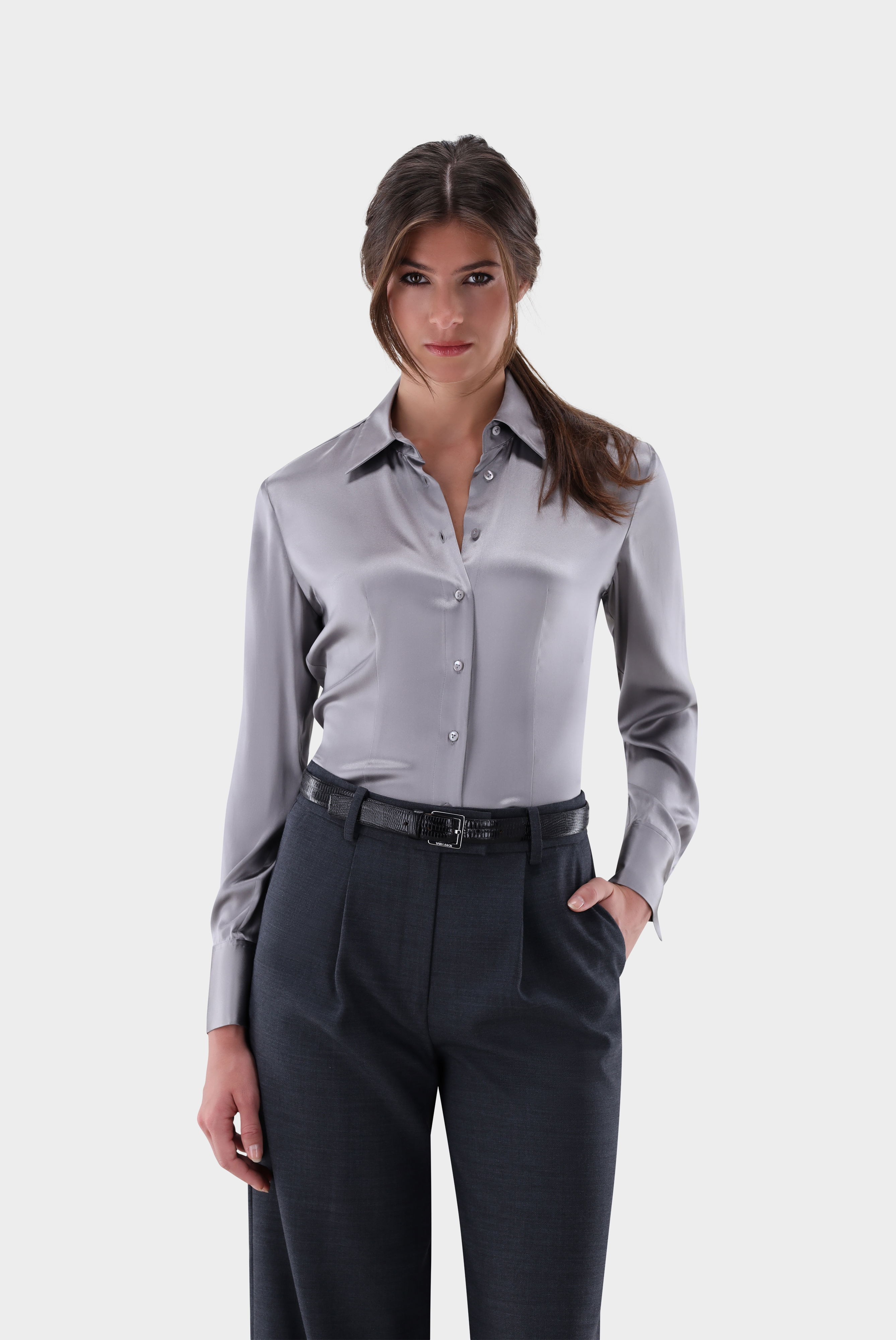 Hemdbluse tailliert aus Seidensatin-Stretch