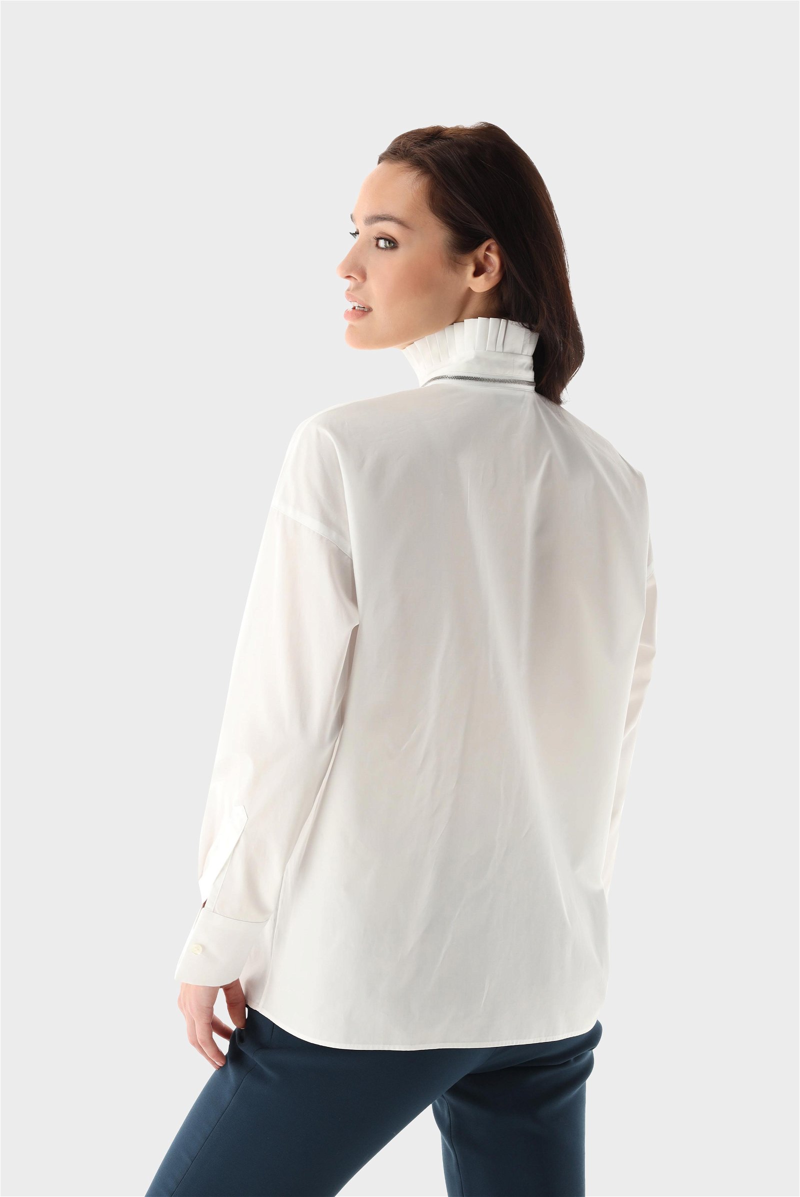 Shirt with stand up collar and zip