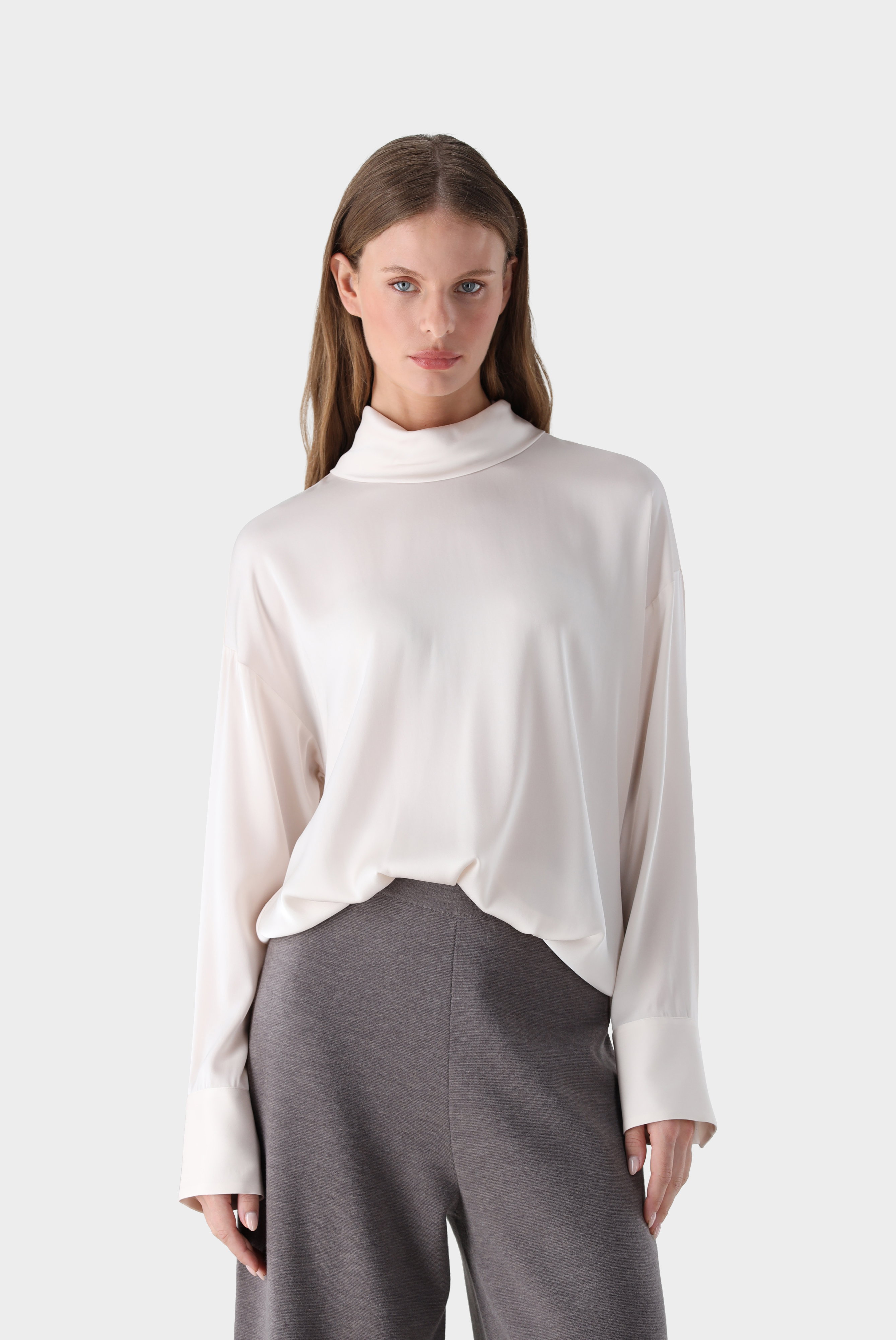 Seidenbluse mit Rollkragen