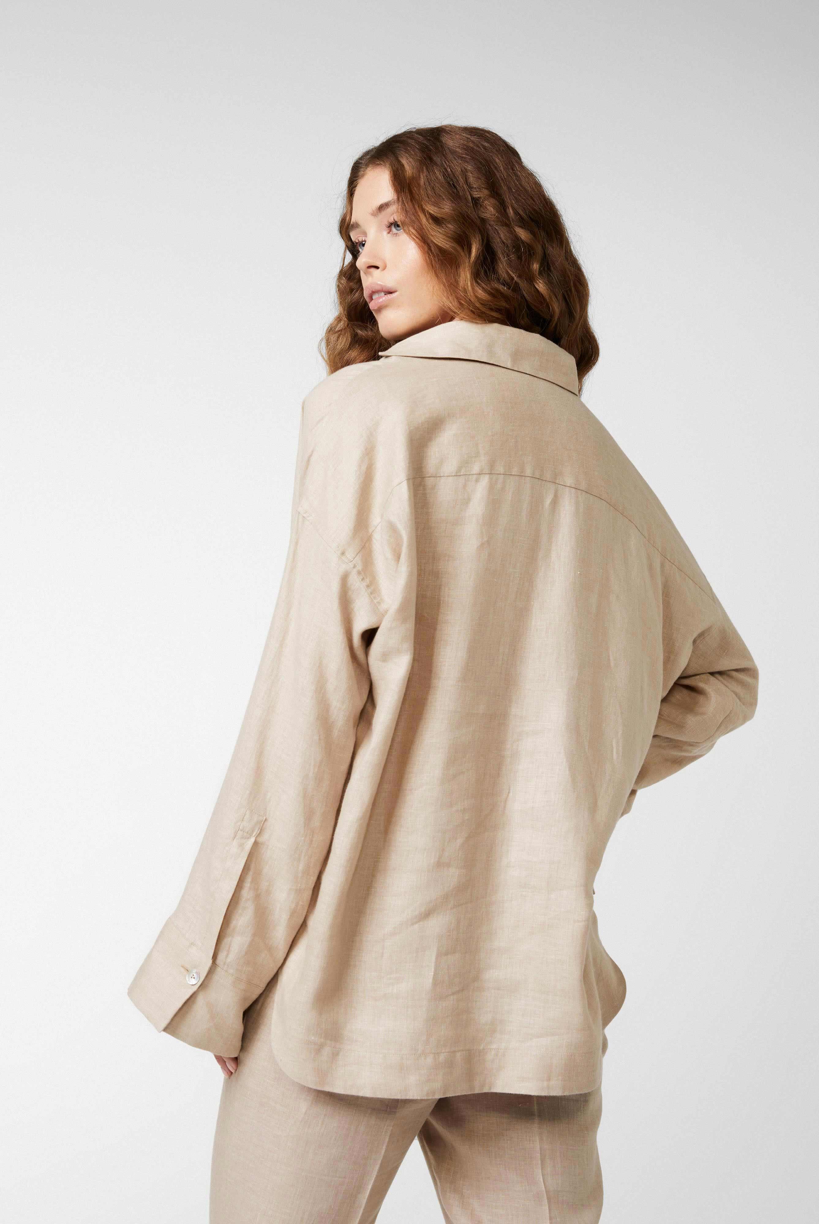 Casual Blouses+Oversize blouse with shirt collar and V-neck+05.526G.49.150555.130.32
