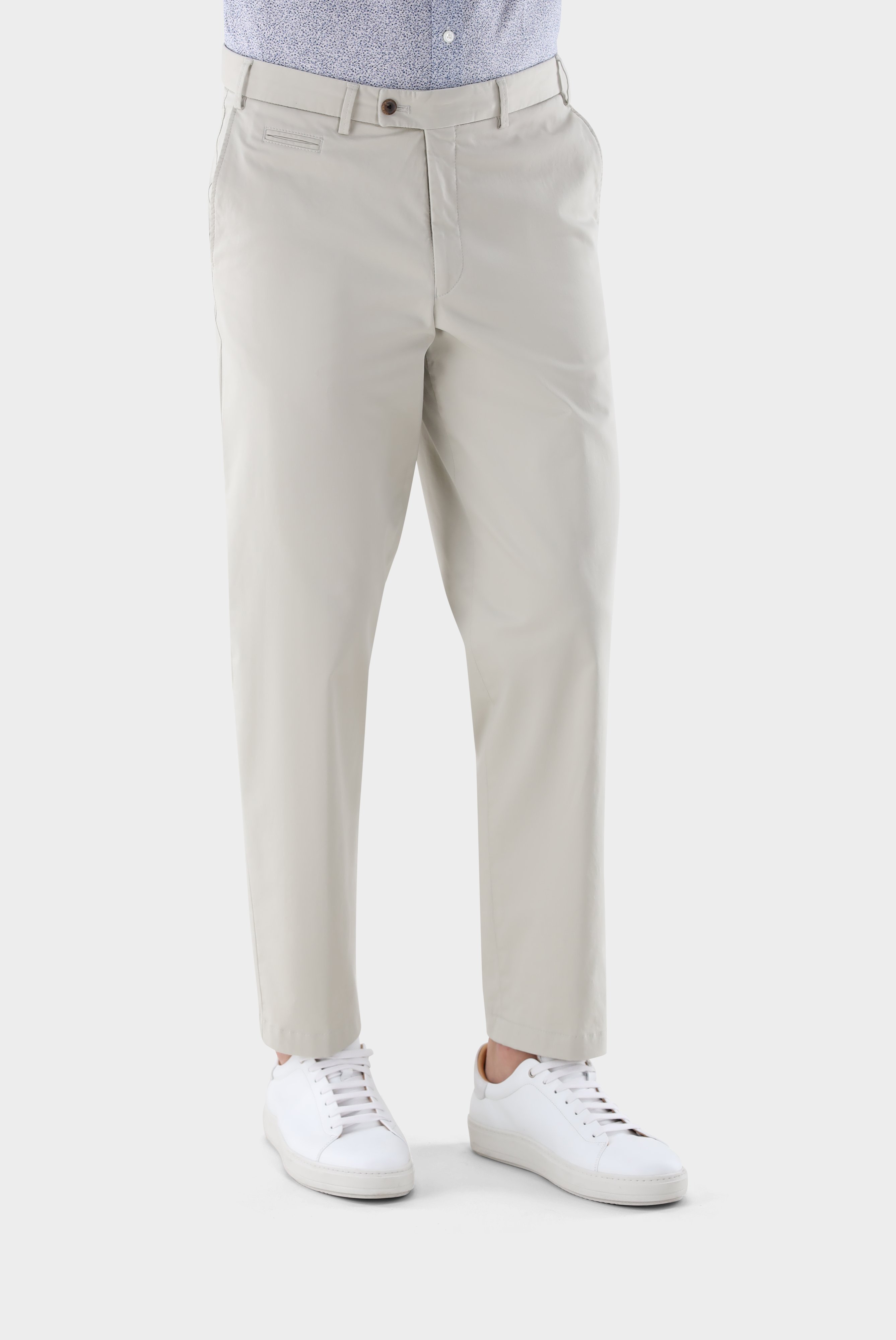 Jeans & Trousers+Straight-Leg Chinos with Stretch+80.7844..J00151.110.46