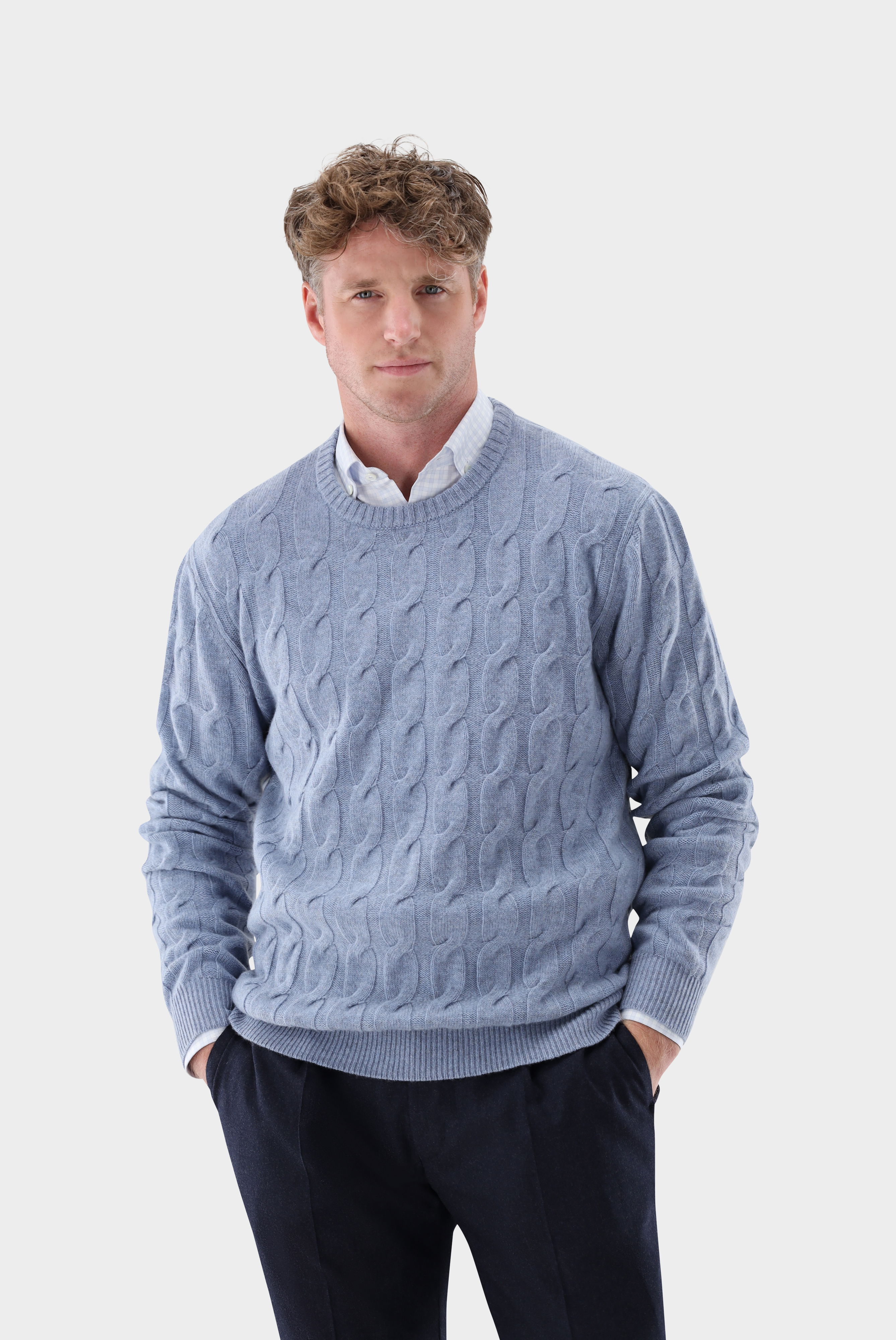 Rundhalspullover mit Zopfmuster und Kaschmir