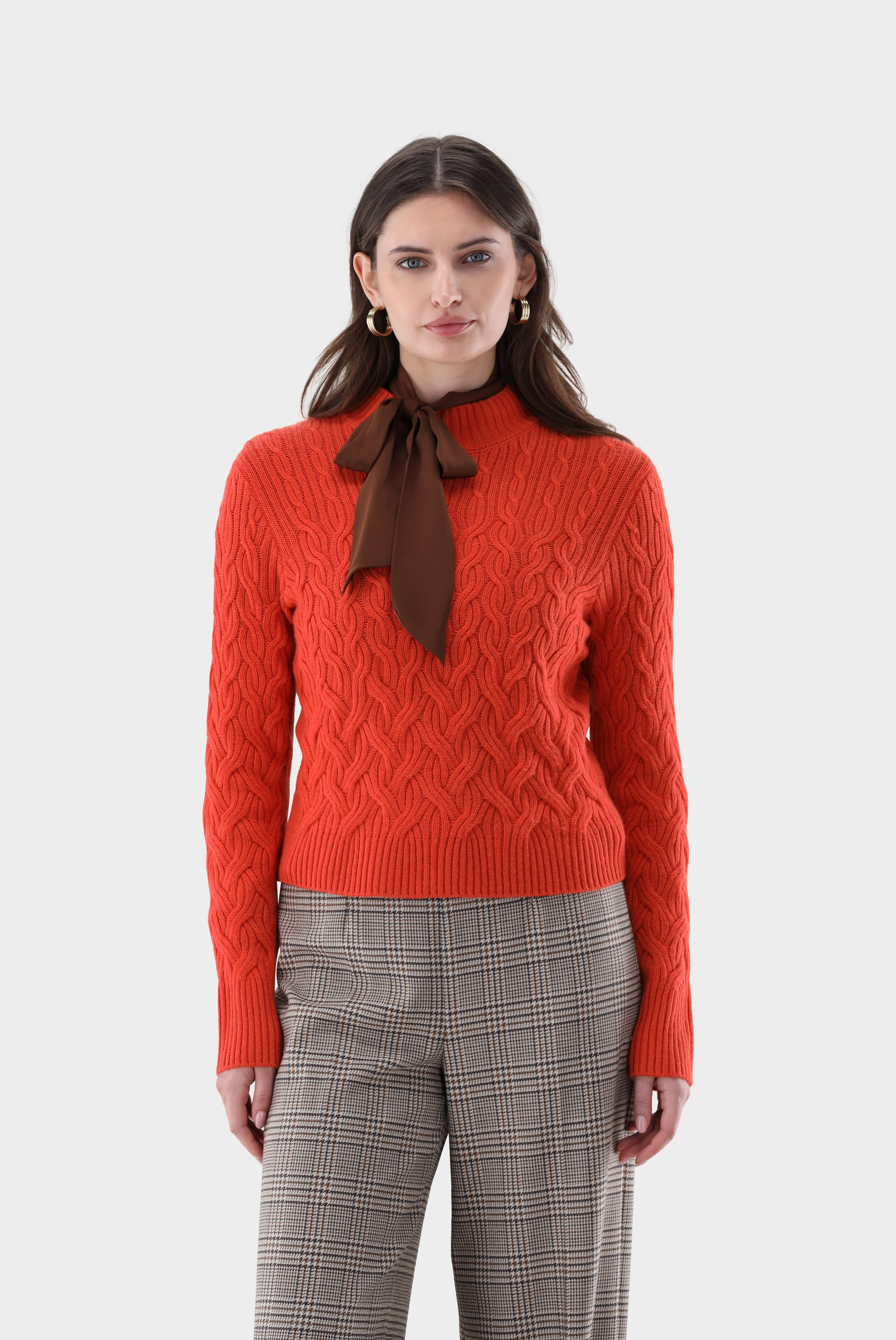 Mock-neck in cable knit with cashmere