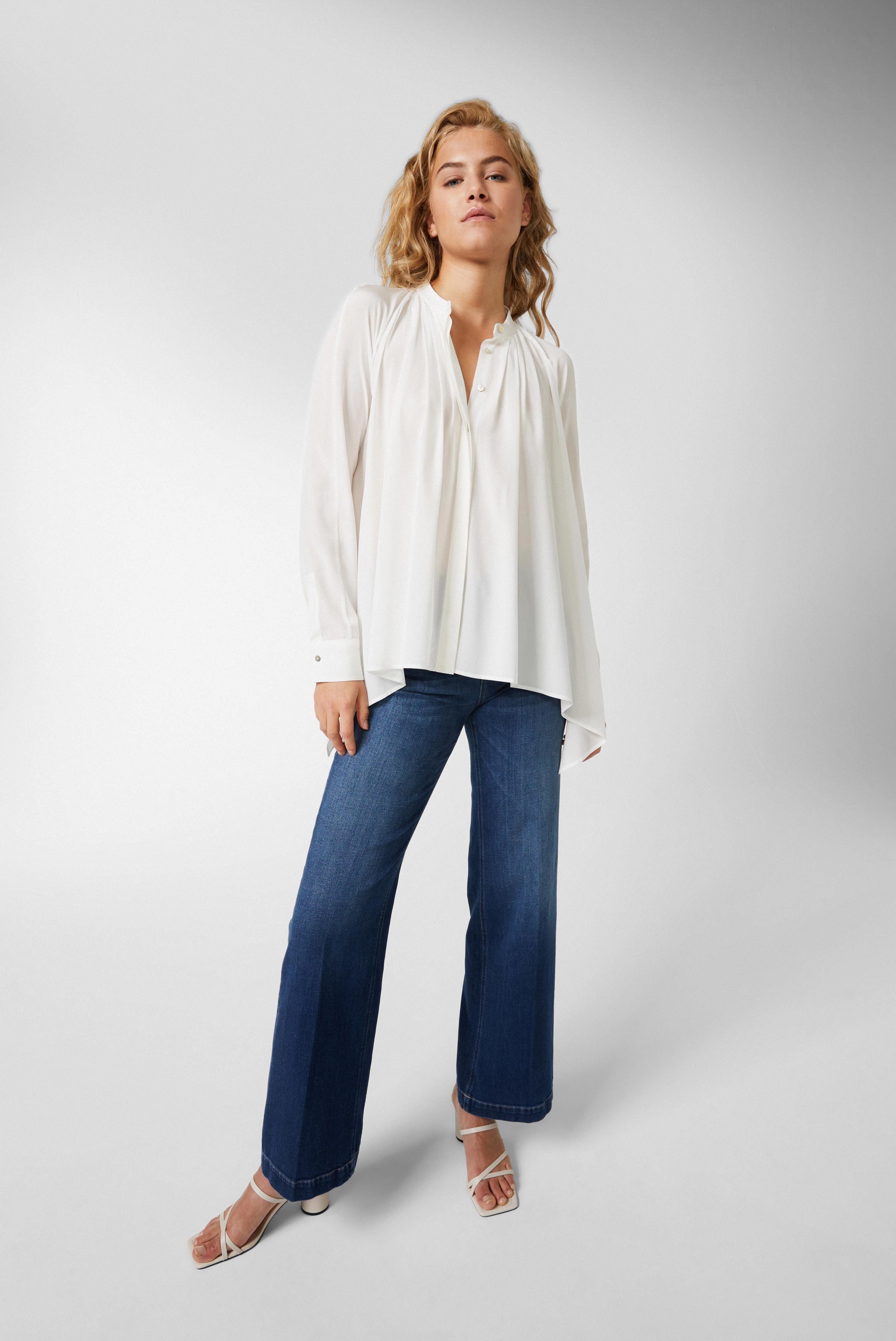 Meisterwerk Blouses+Crepe blouse with asymmetric hem white+05.525P.07.155553.105.40