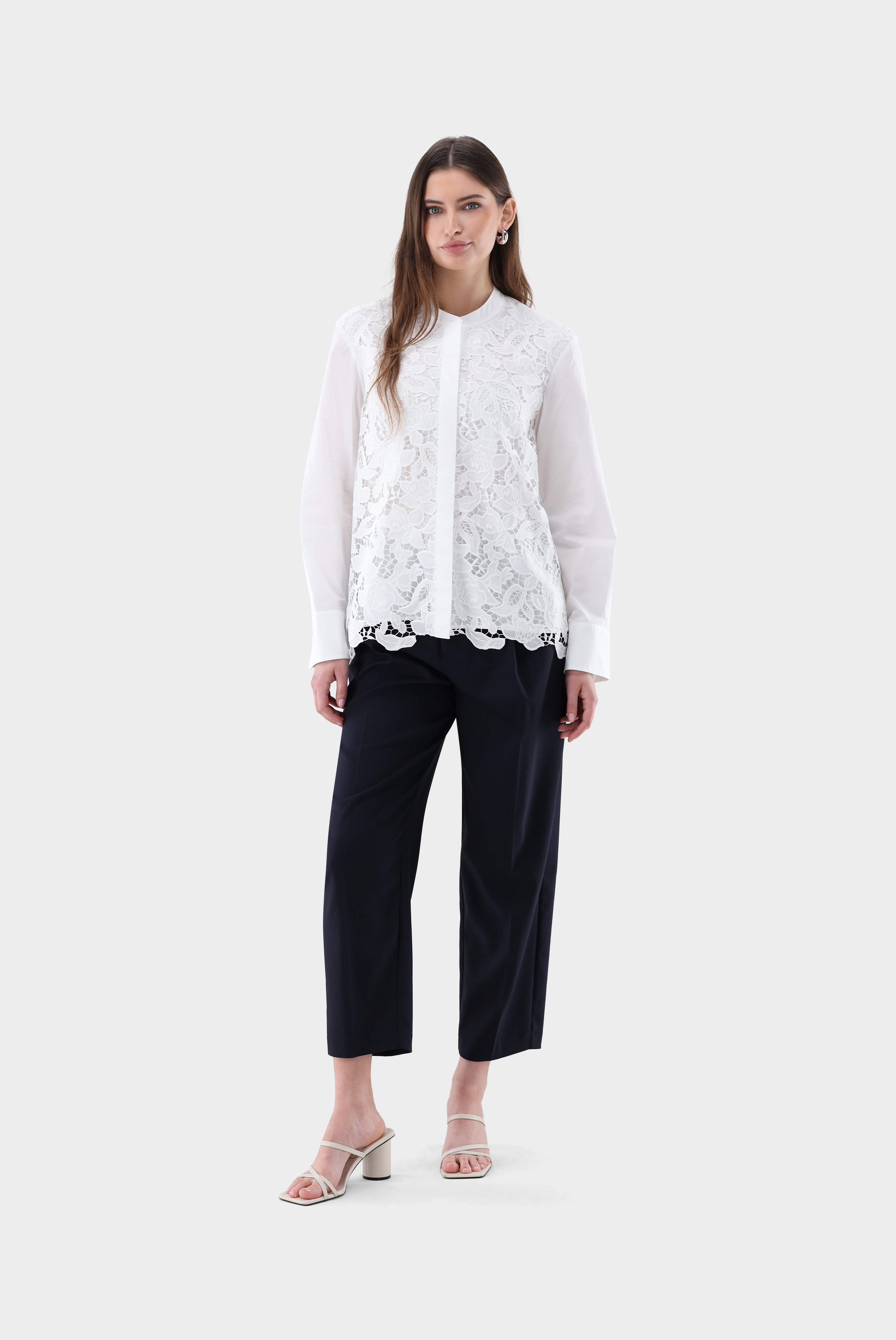 Stehkragenbluse mit Spitze an der Vorderseite günstig online kaufen