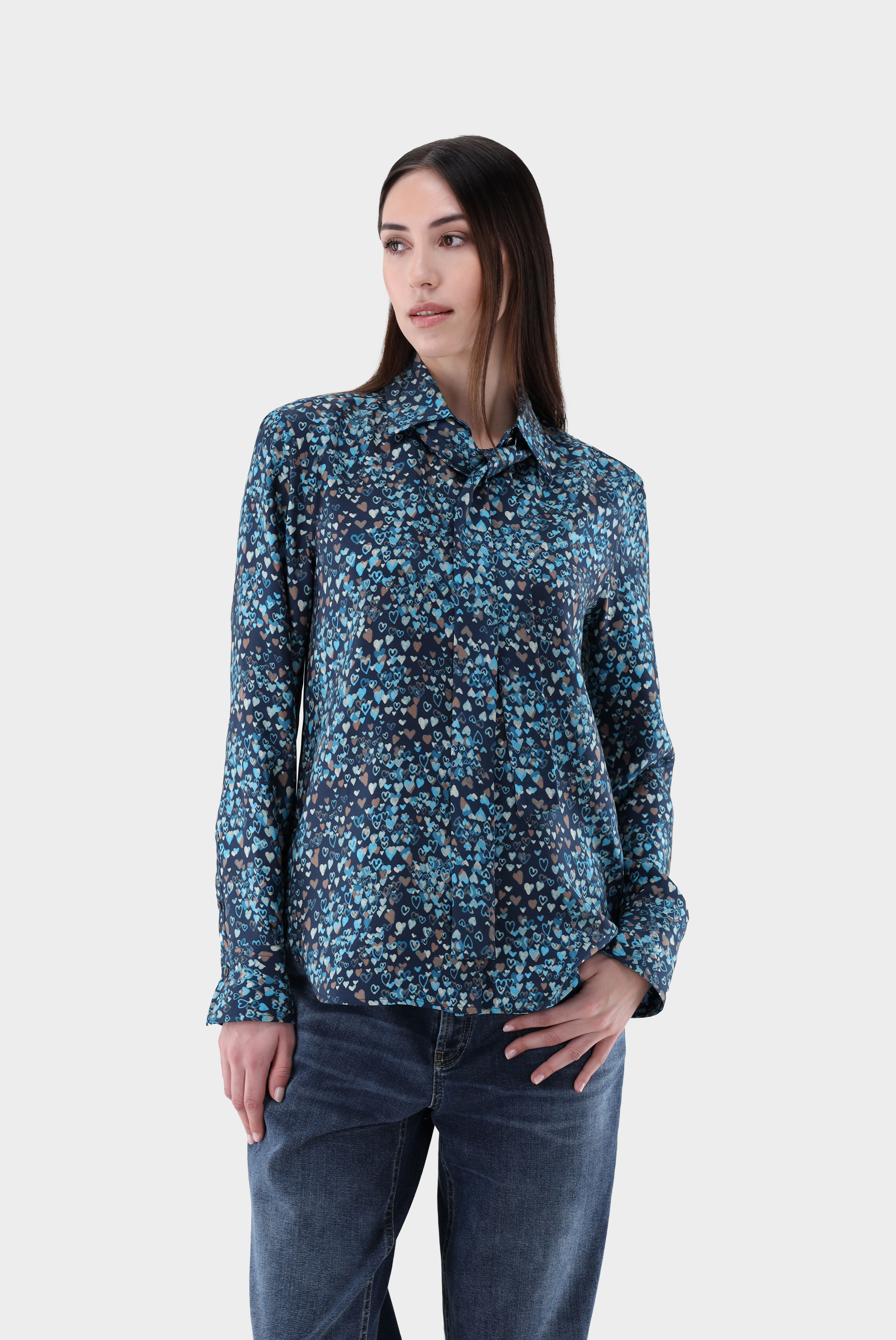 Seidenbluse mit Druck und Schleife