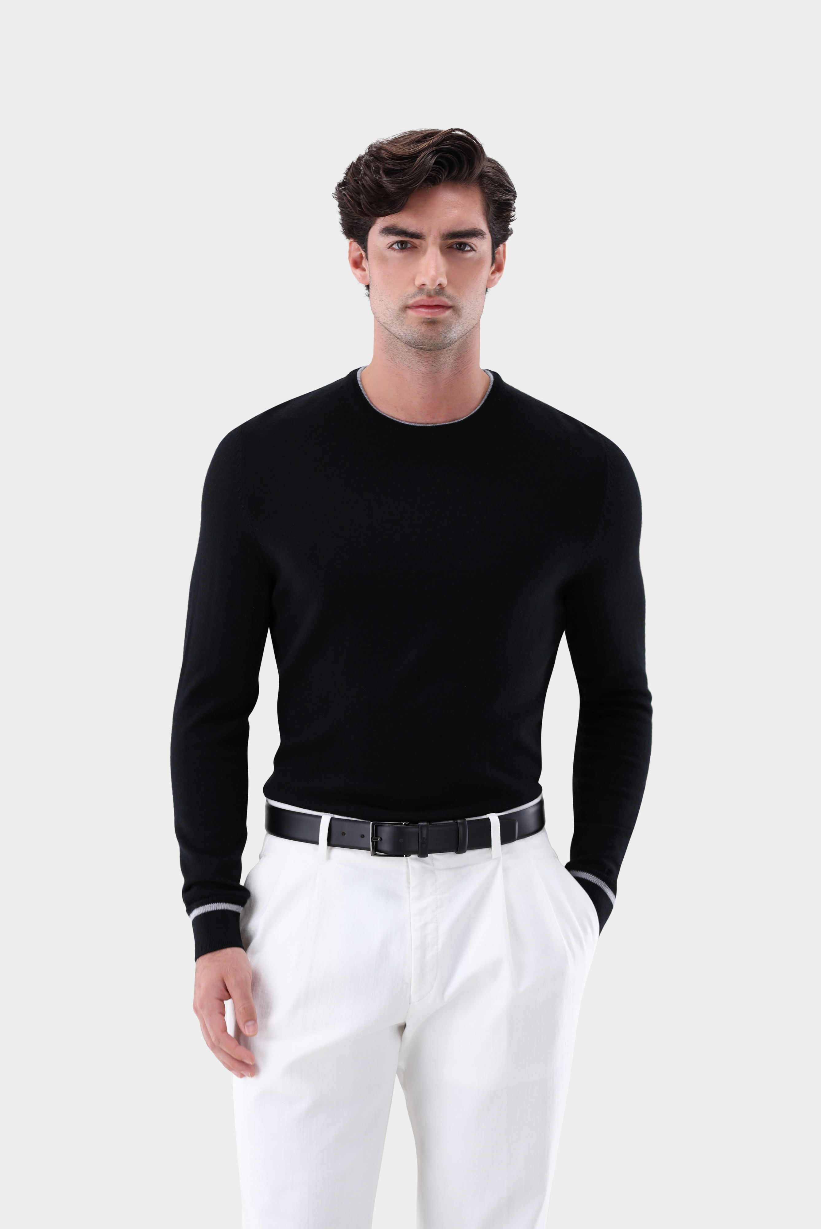 Rundhalspullover aus merzerisierter Merinowolle mit Farbdetail