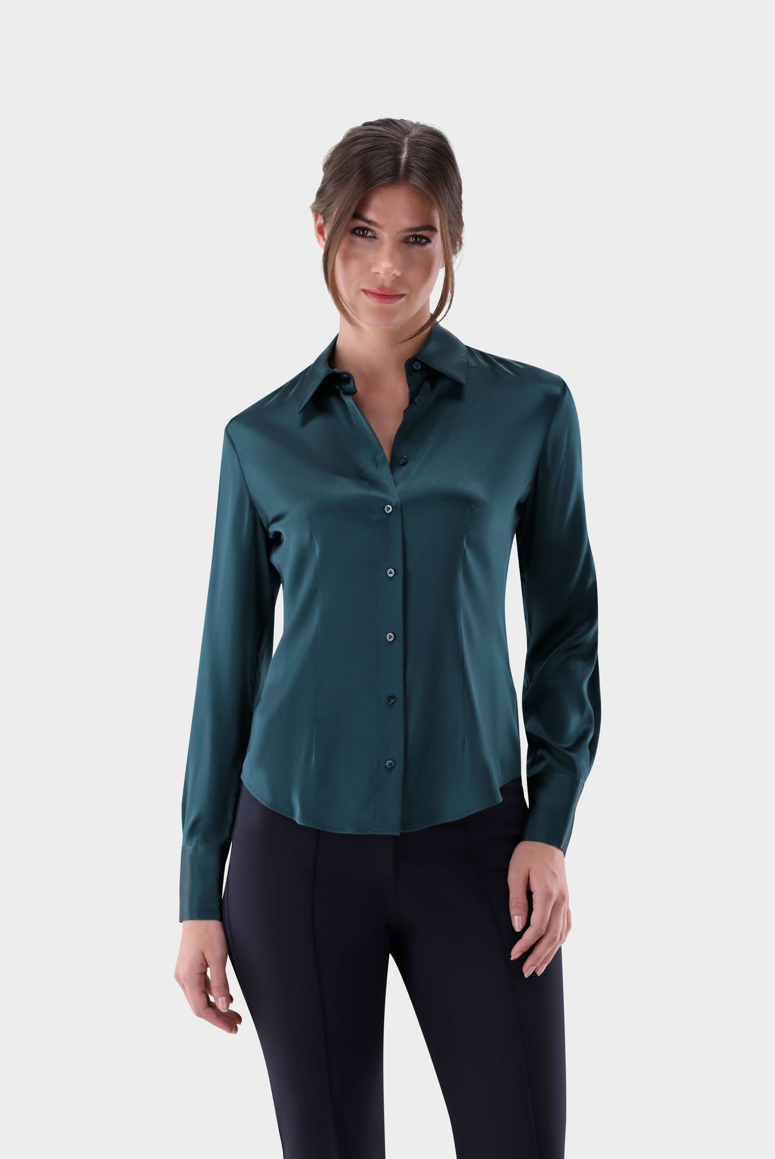 Hemdbluse tailliert aus Seidensatin-Stretch