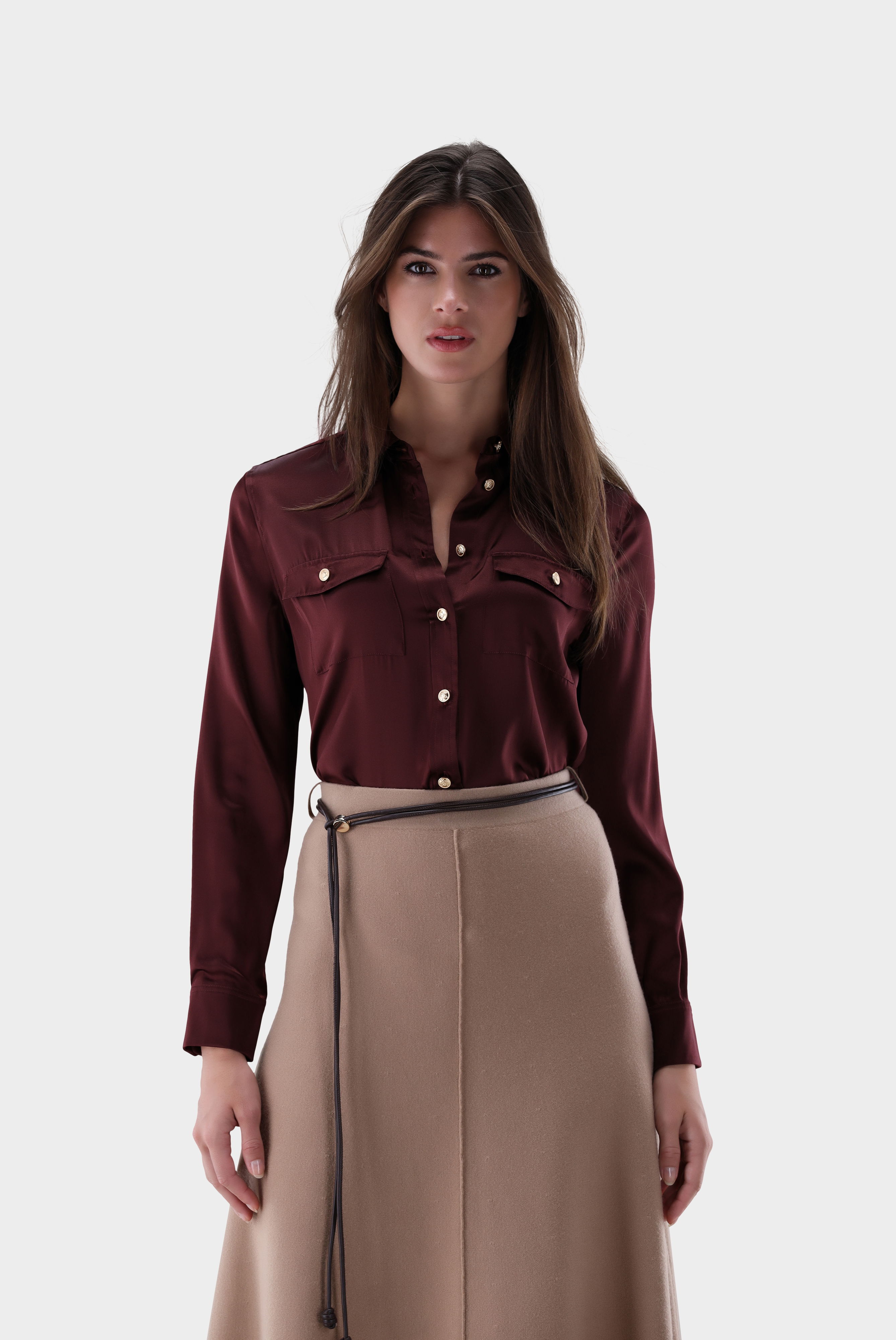 Taillierte Hemdbluse aus Seide mit Brusttaschen