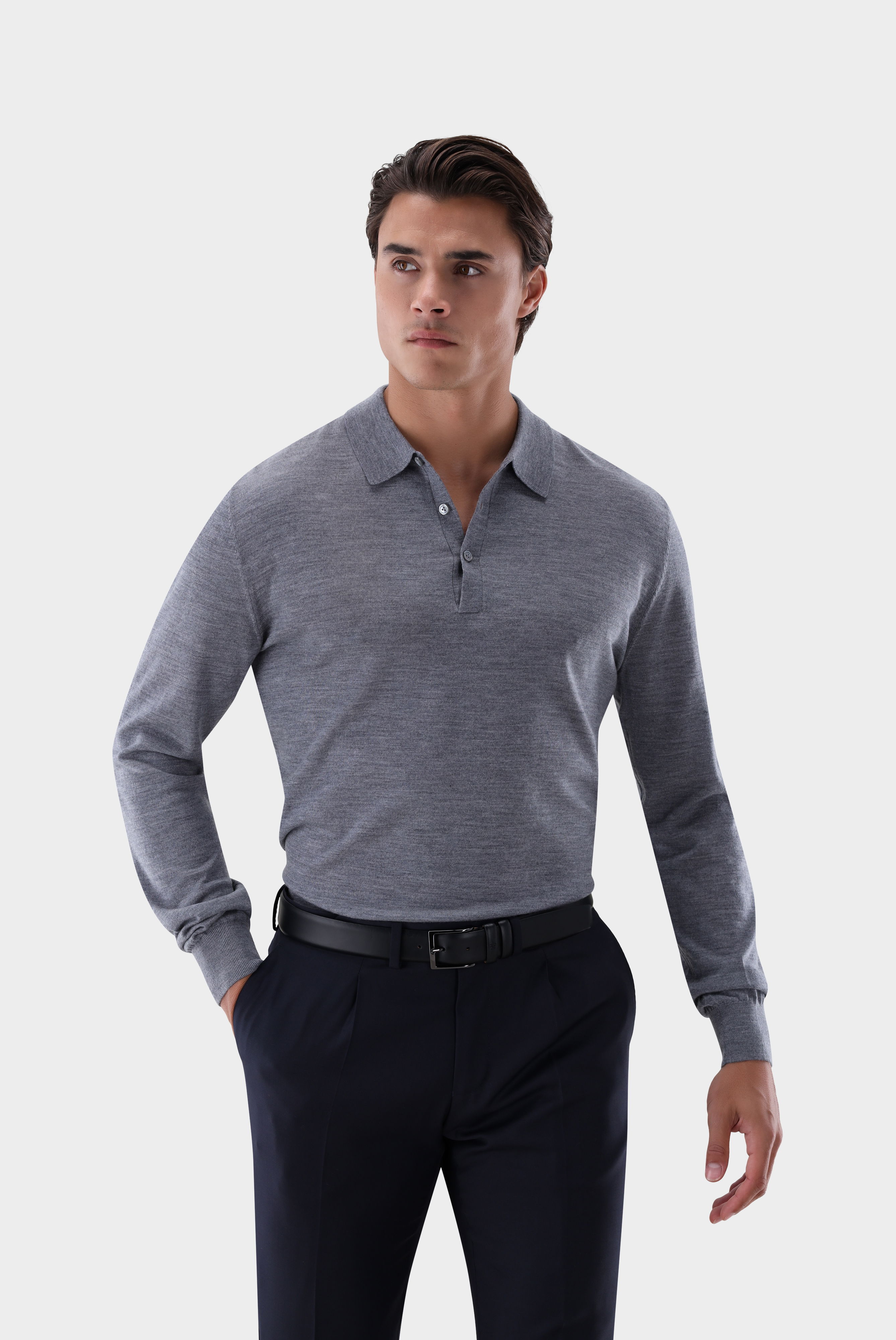 Poloshirt mit Langarm gestrickt aus Merinowolle