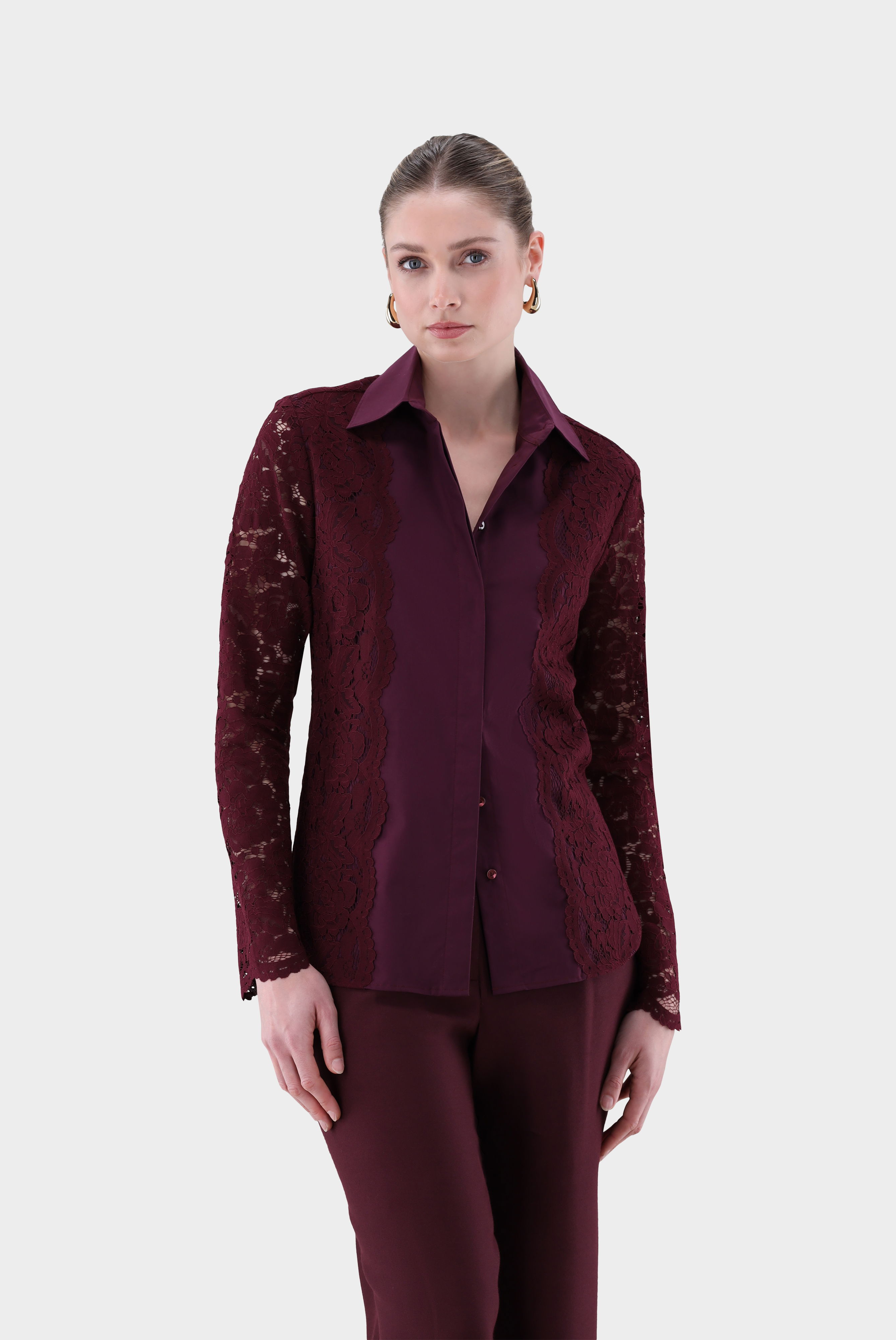 Hemdbluse mit Spitzenärmeln