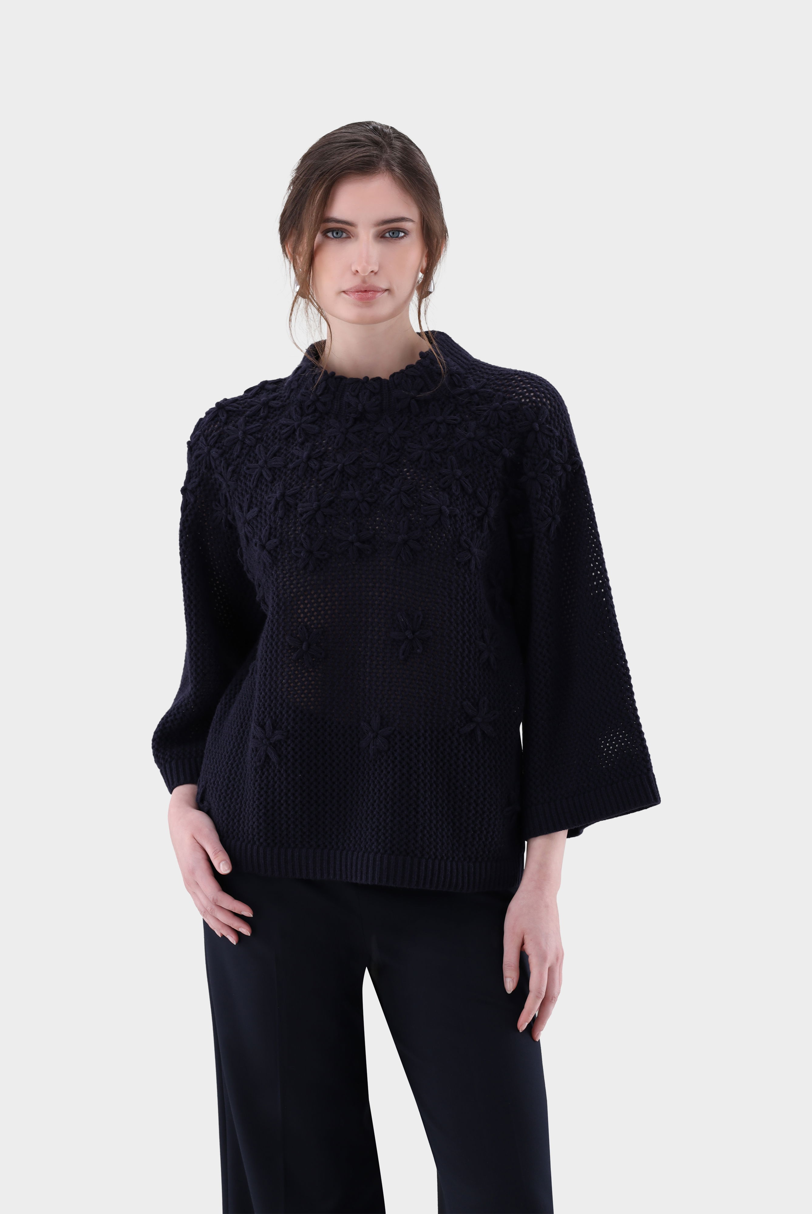Pullover mit 3D-Muster und Stehkragen