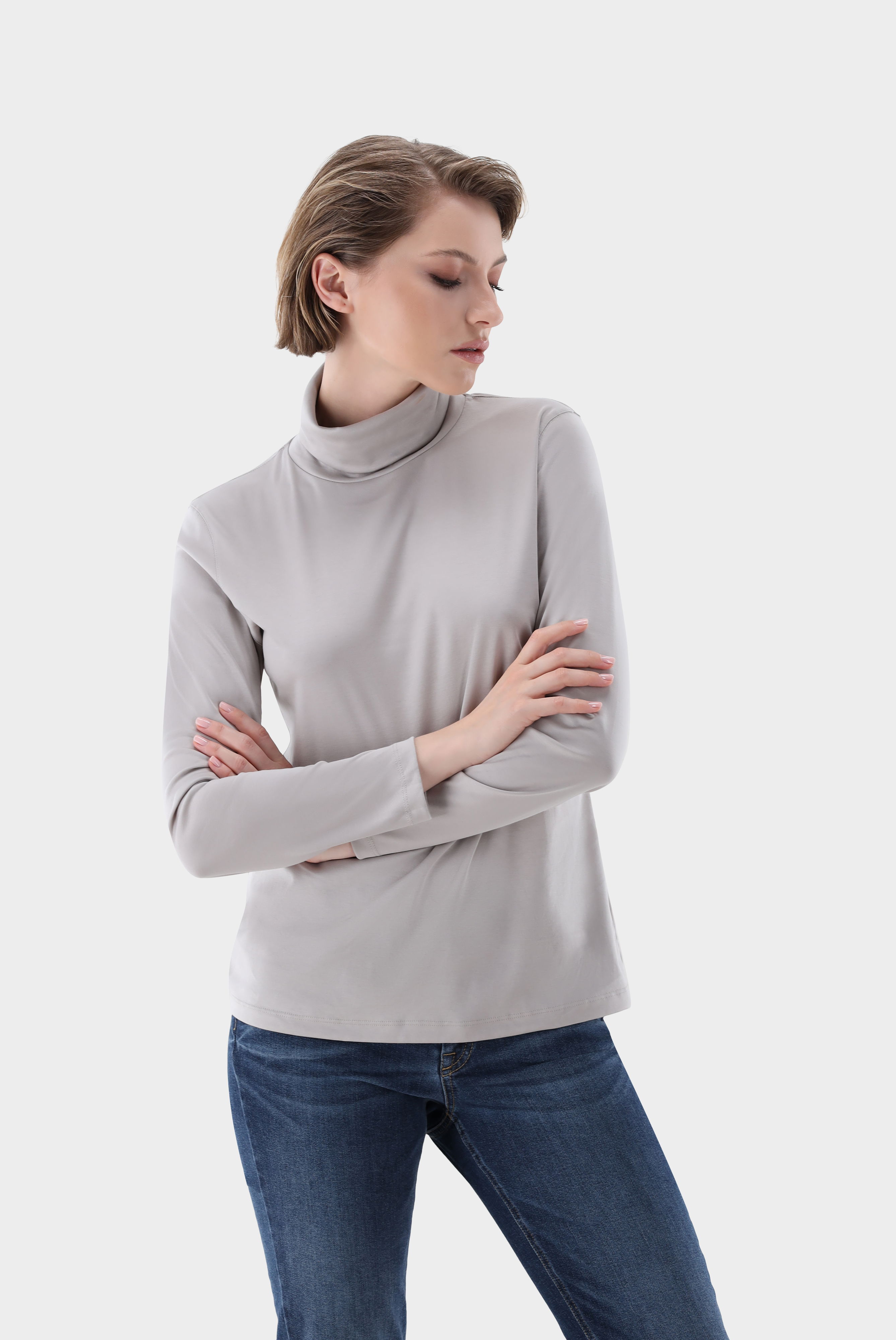 Fitted jersey Shirt with turtleneck