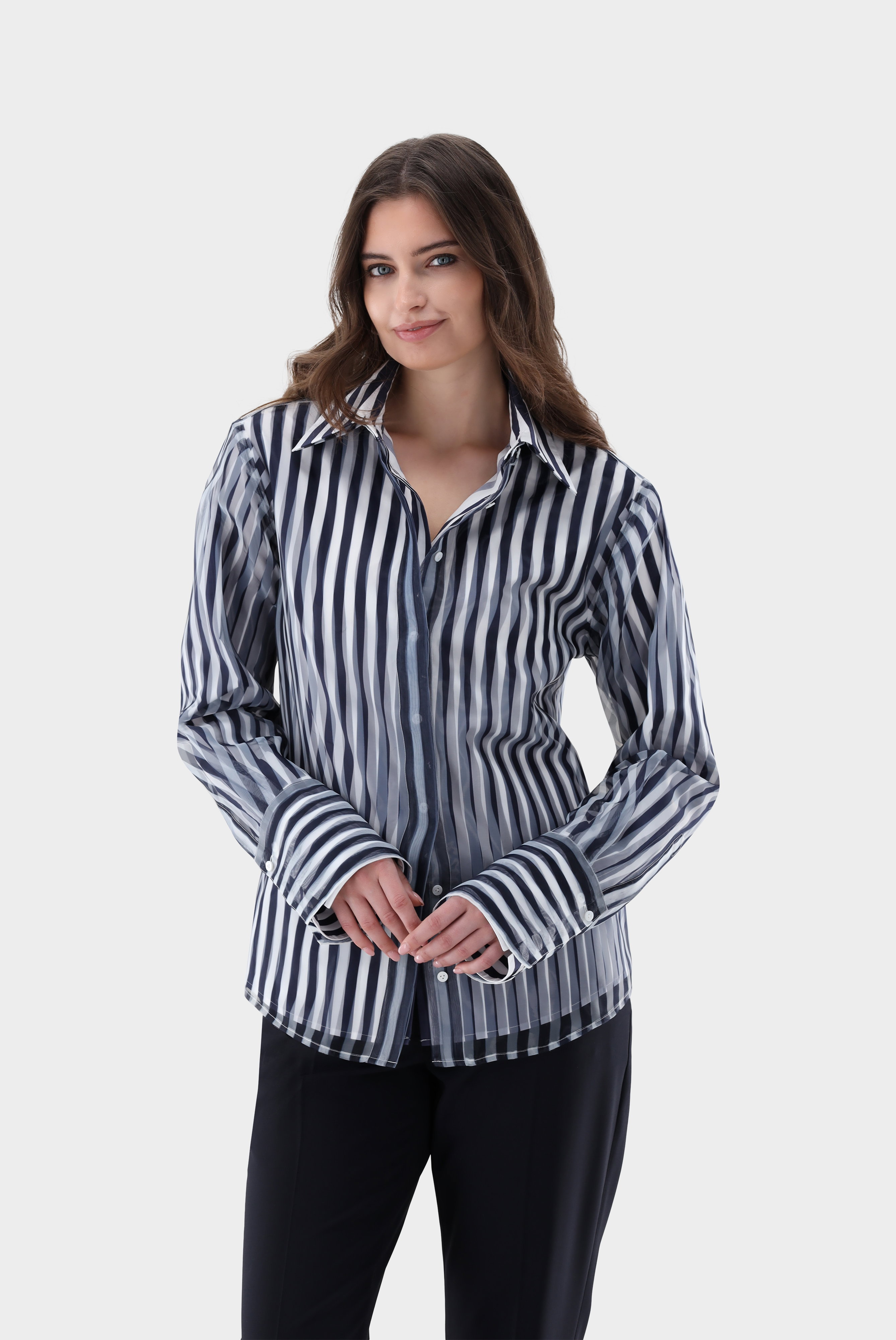 Gestreifte Hemdbluse mit zwei Lagen