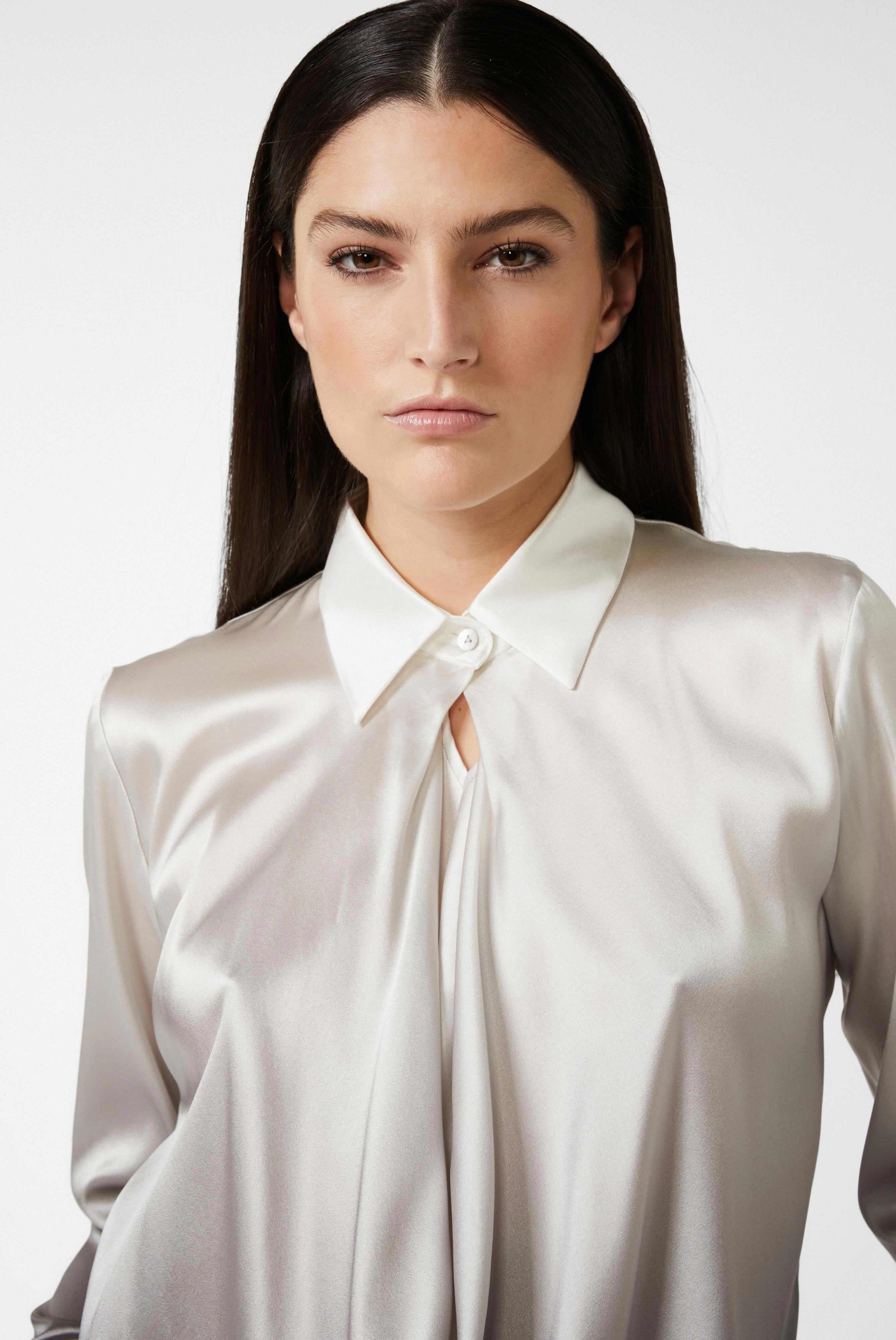 Casual Blouses+Blouse with cowl neck+05.526F.52.171980.060.34