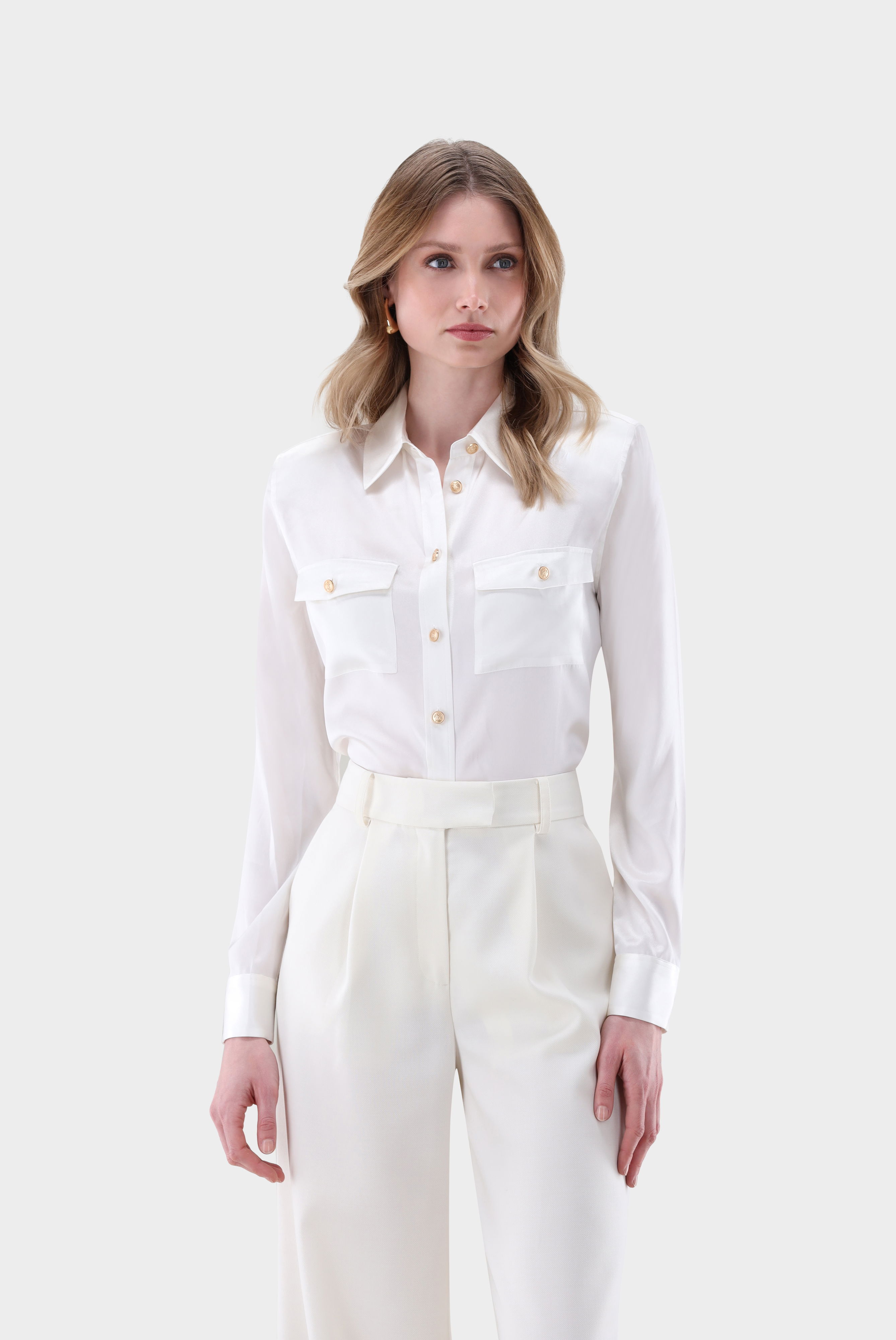 Taillierte Hemdbluse aus Seide mit Brusttaschen