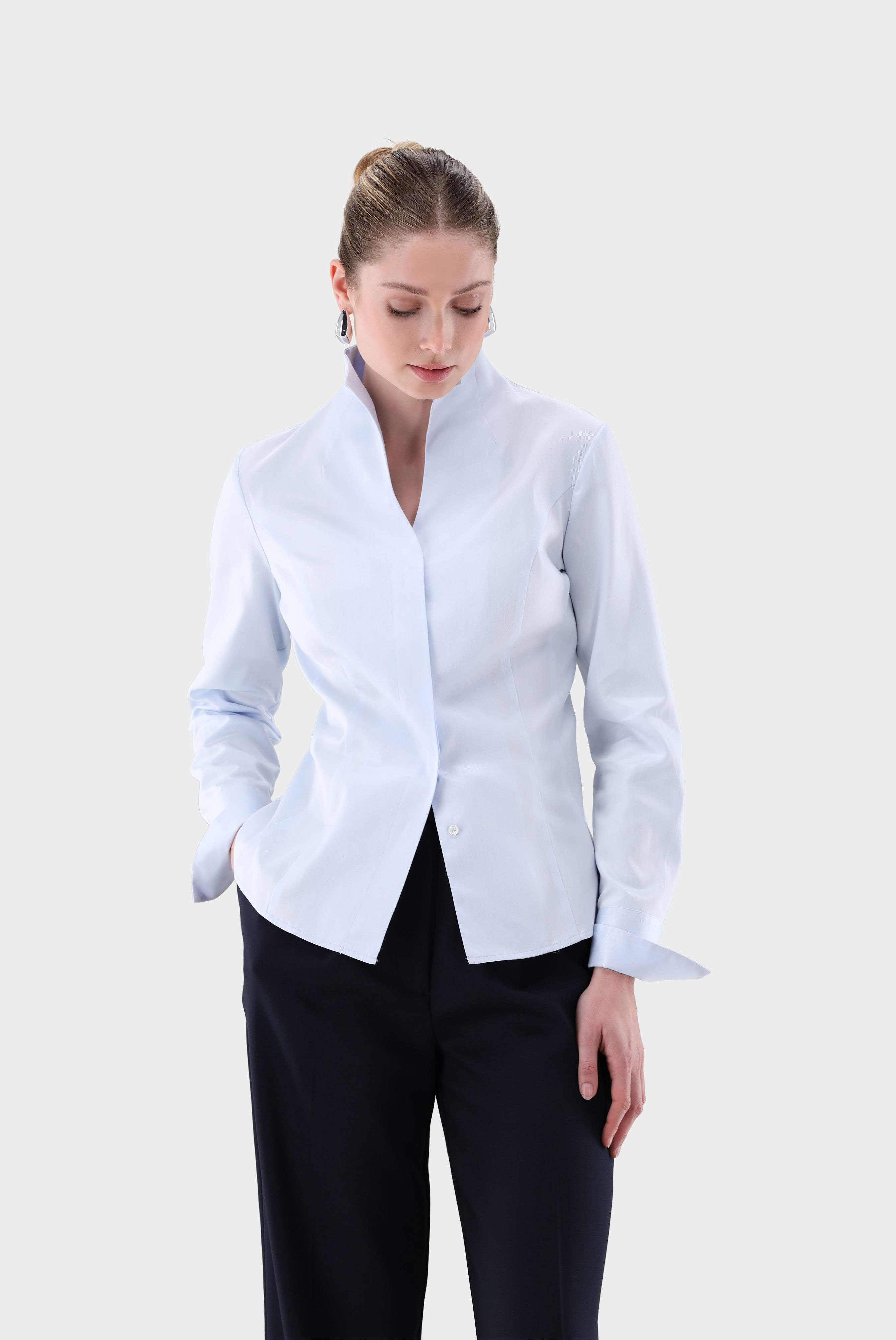 Kelchkragenbluse aus Twill