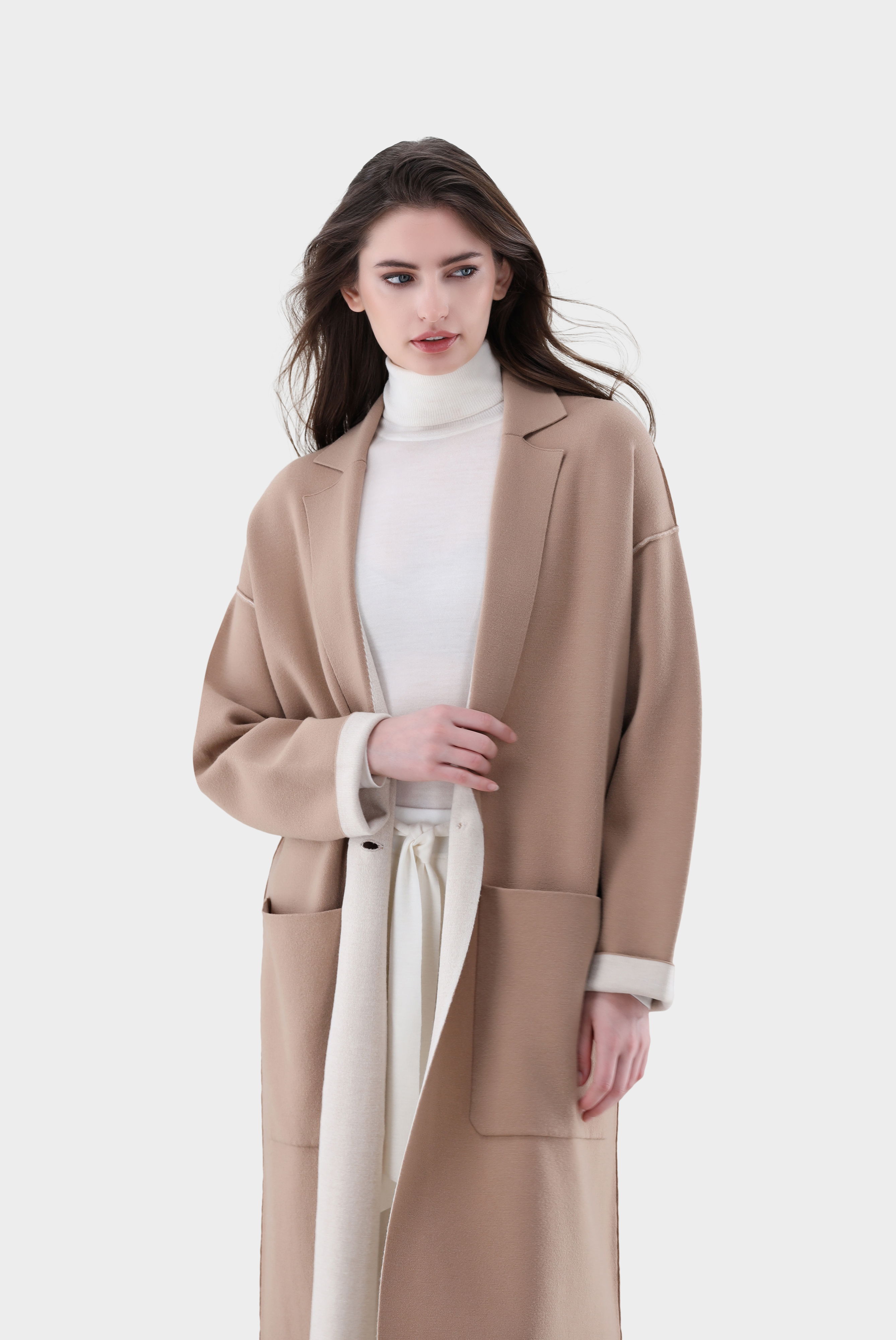 Mantel aus zweifarbigem Strick