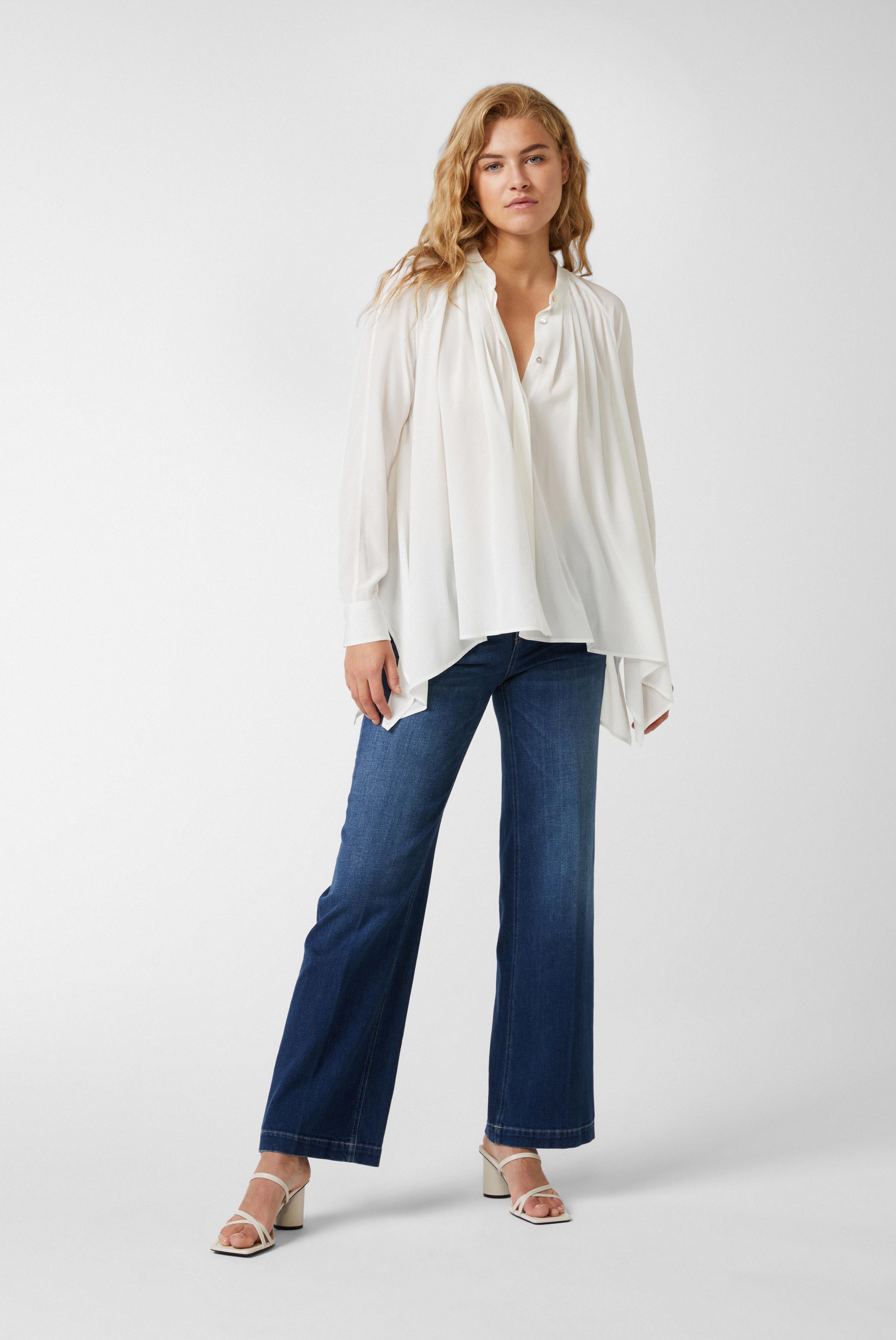 Meisterwerk Blouses+Crepe blouse with asymmetric hem white+05.525P.07.155553.105.44