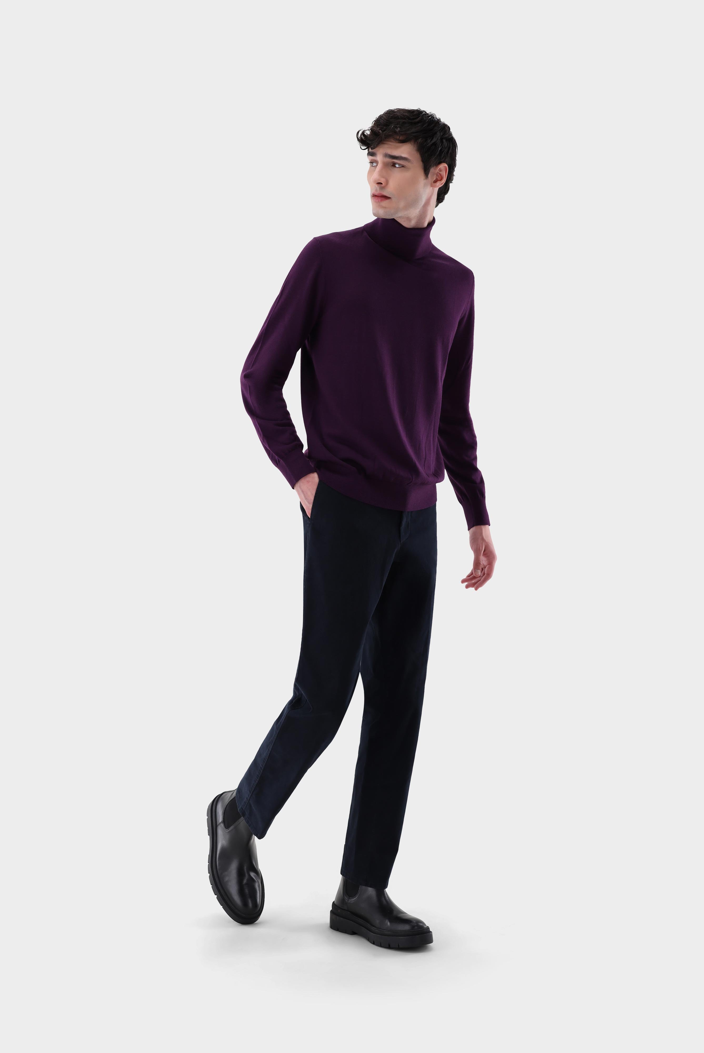 Sweaters & Cardigans+Turtleneck in Ultrafine Merino+82.8615..S00173.590.S