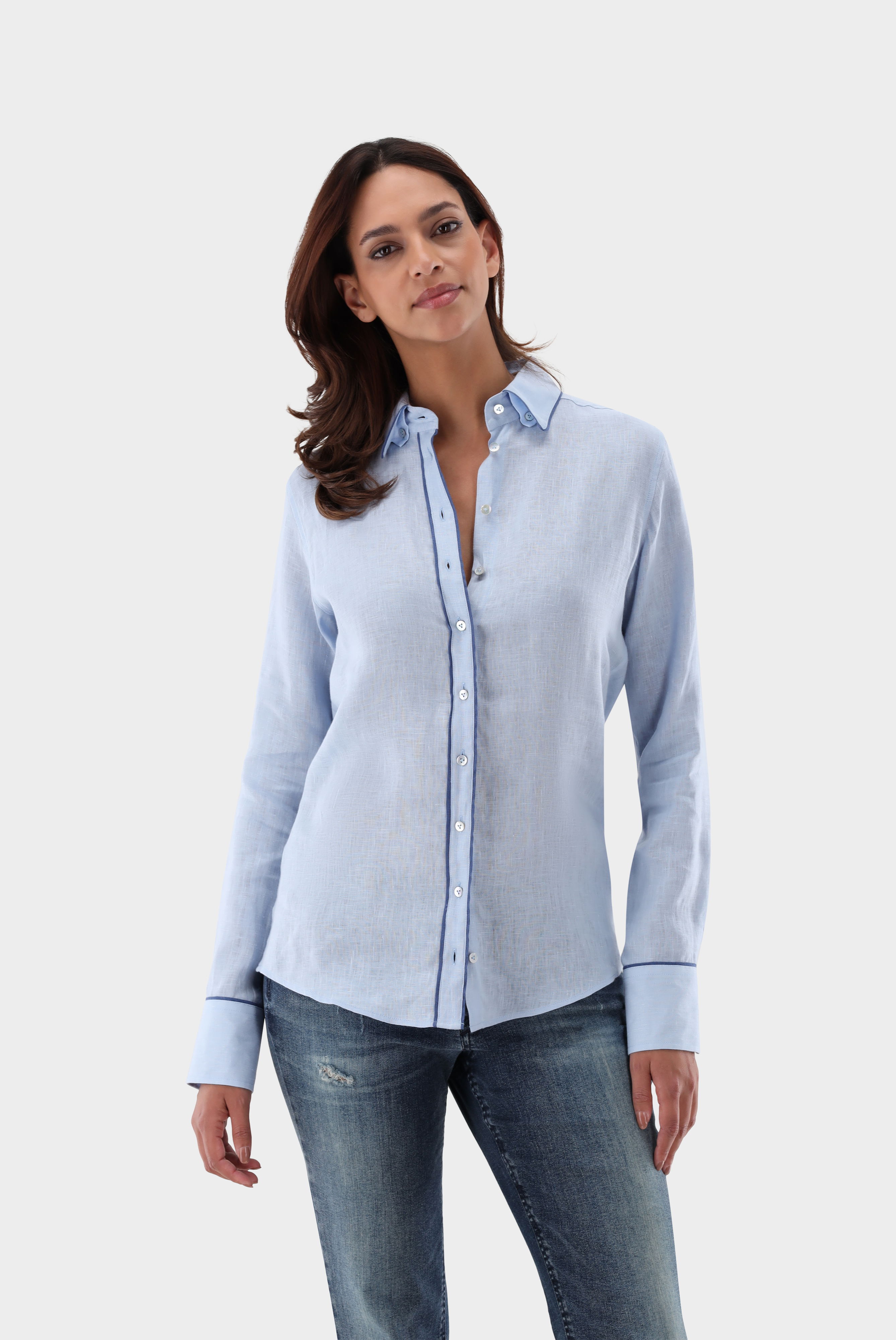 Hemdbluse aus Leinen mit Kontrastpaspel