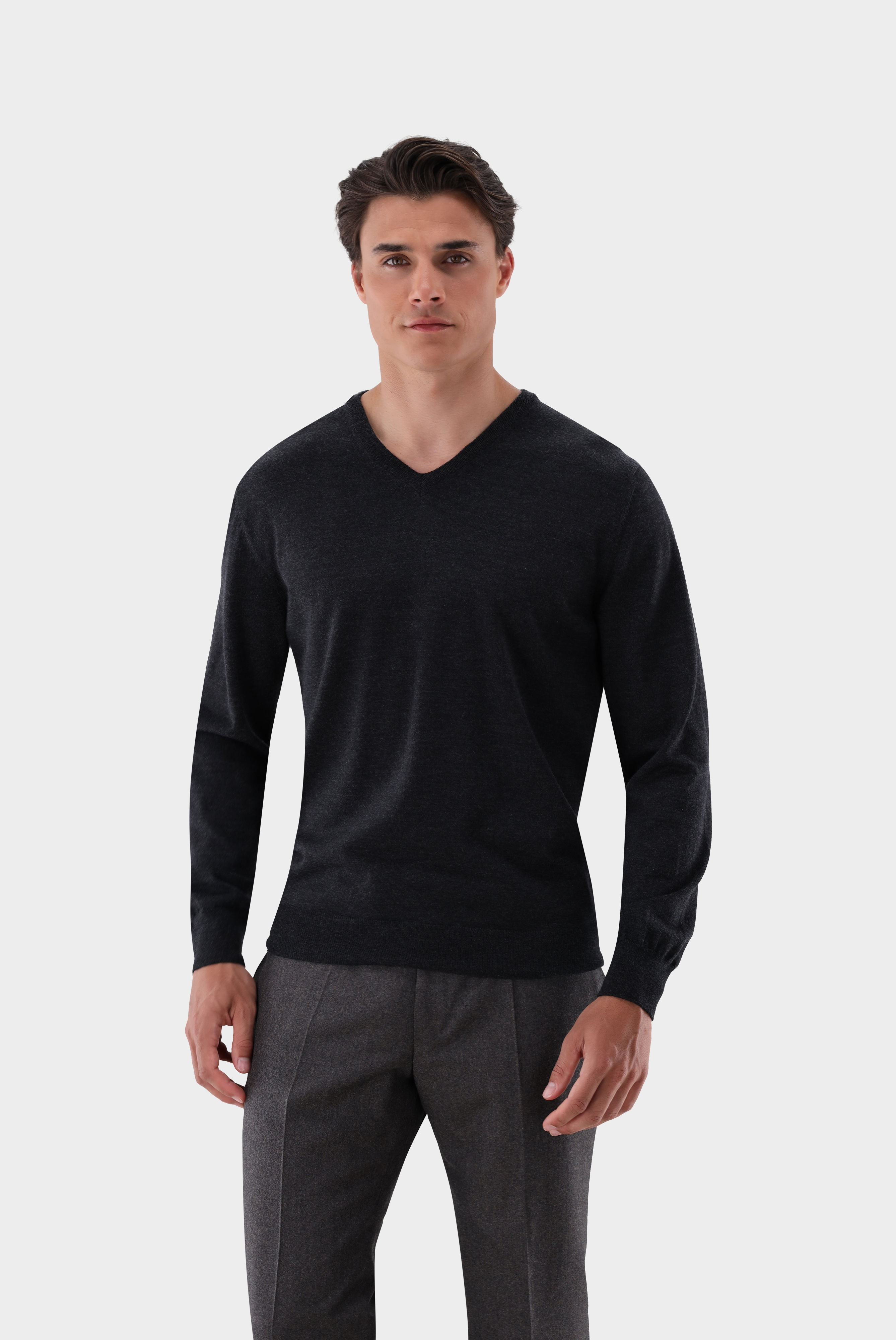 Pullover mit V-Ausschnitt aus Merzerisierter Merinowolle