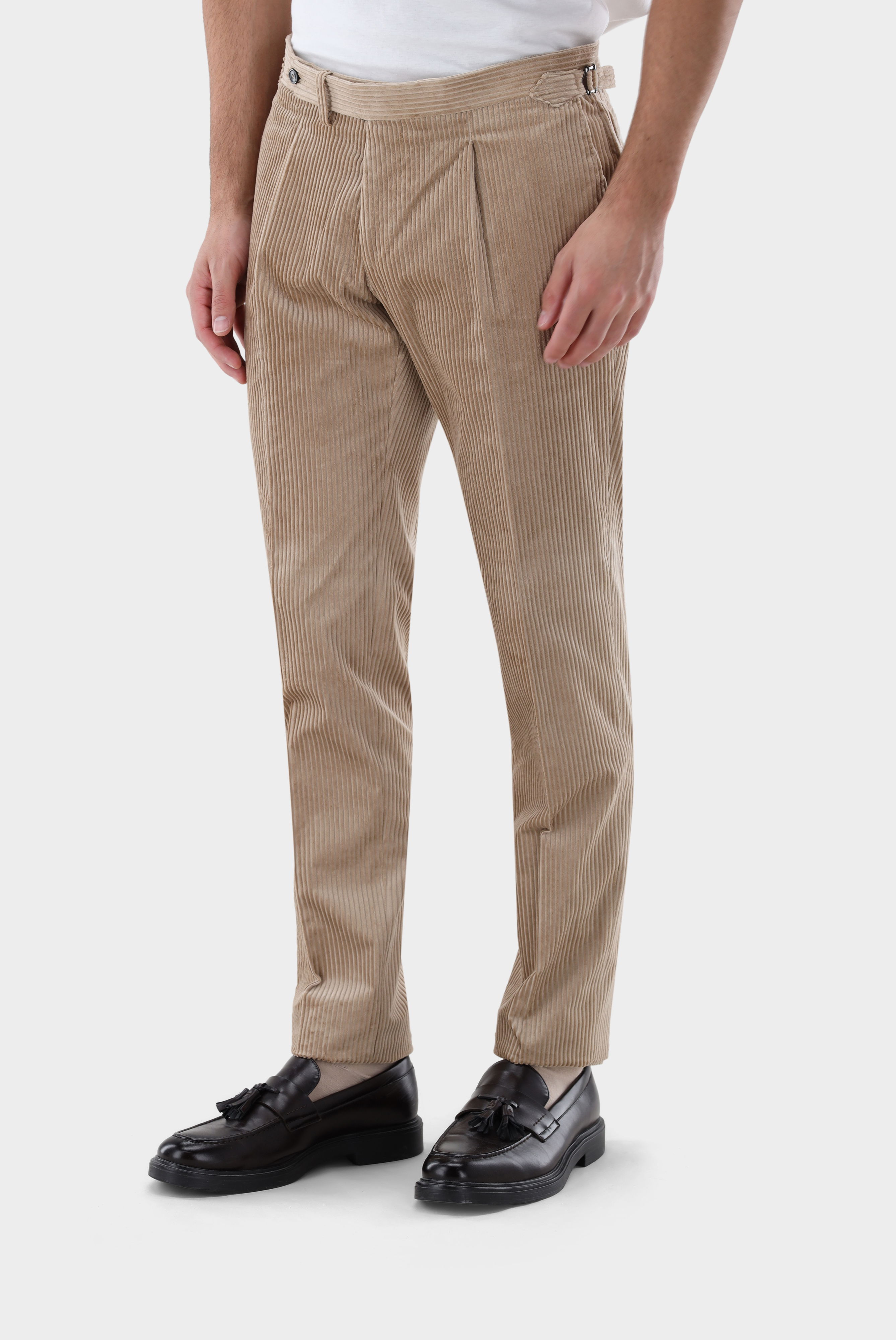 Kordhose mit Bundfalte Slim Fit