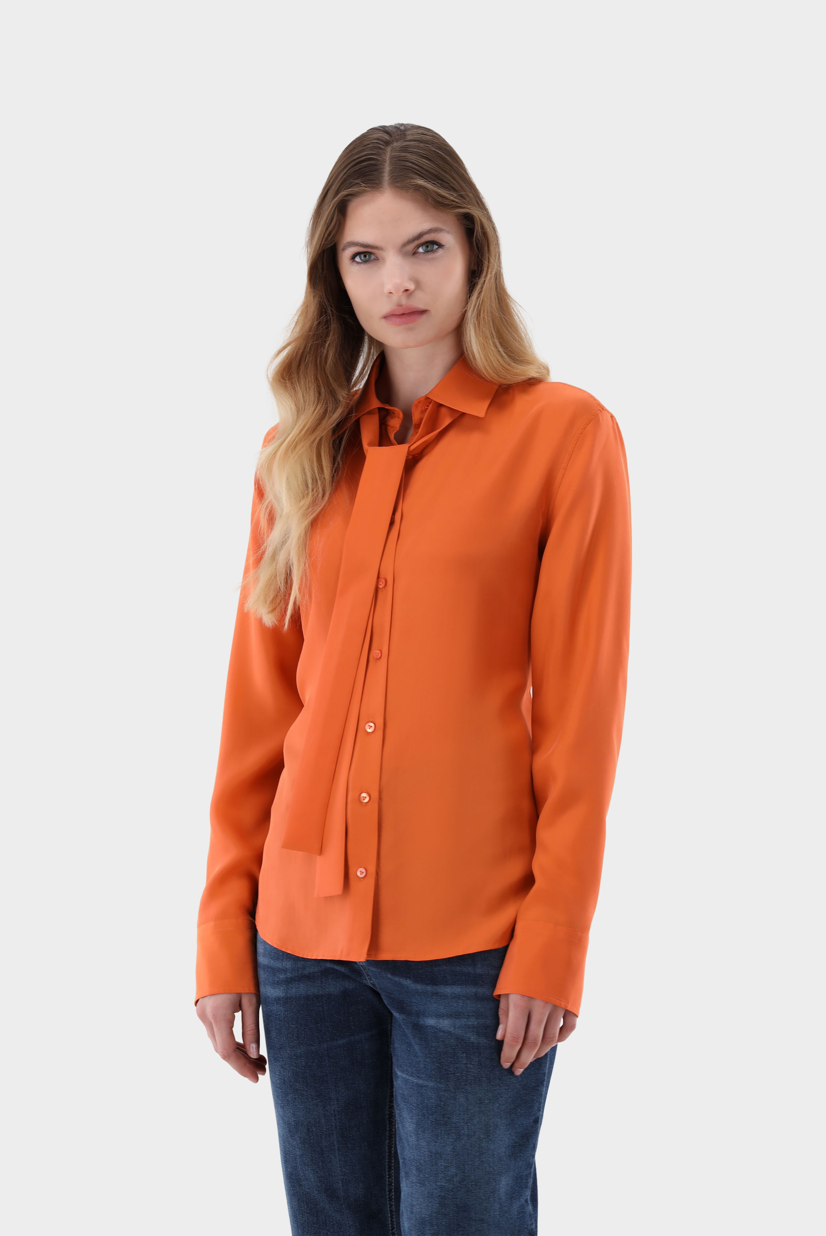 Seidenbluse tailliert mit abnehmbarer Schleife